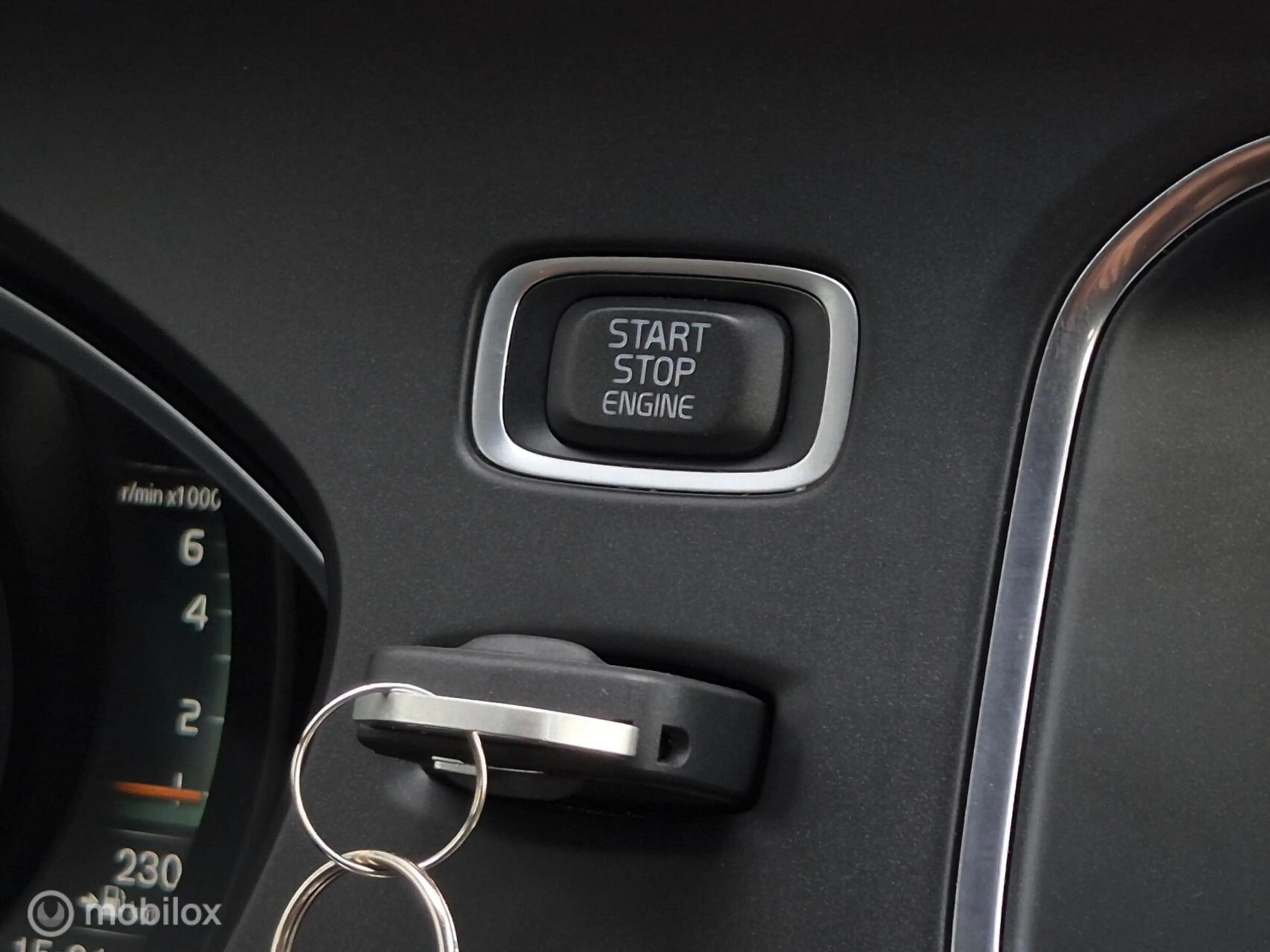 Volvo V40 1.5 T2 EDITION — photo 32