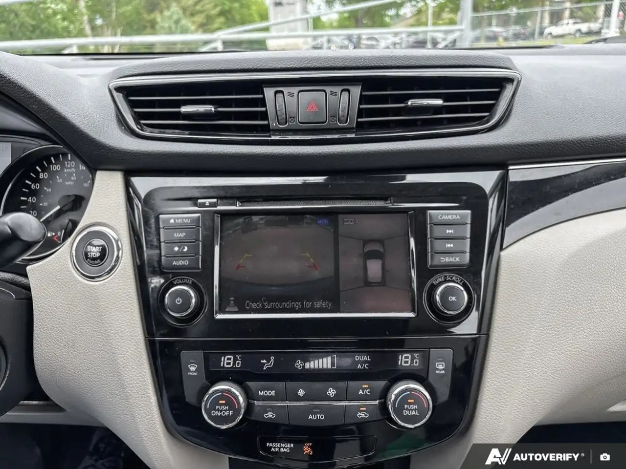 Nissan Qashqai снимка Nissan Qashqai