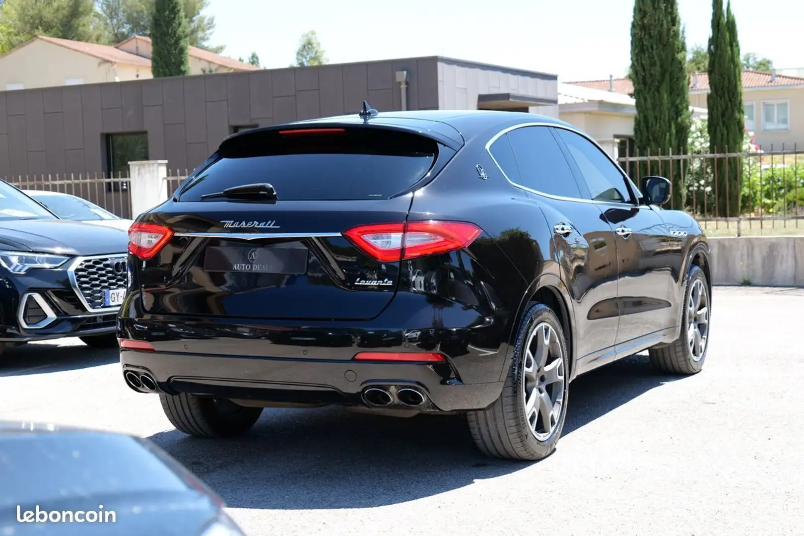 Maserati Levante 3.0 v6 275 ch 1er main suivi Noir - 2