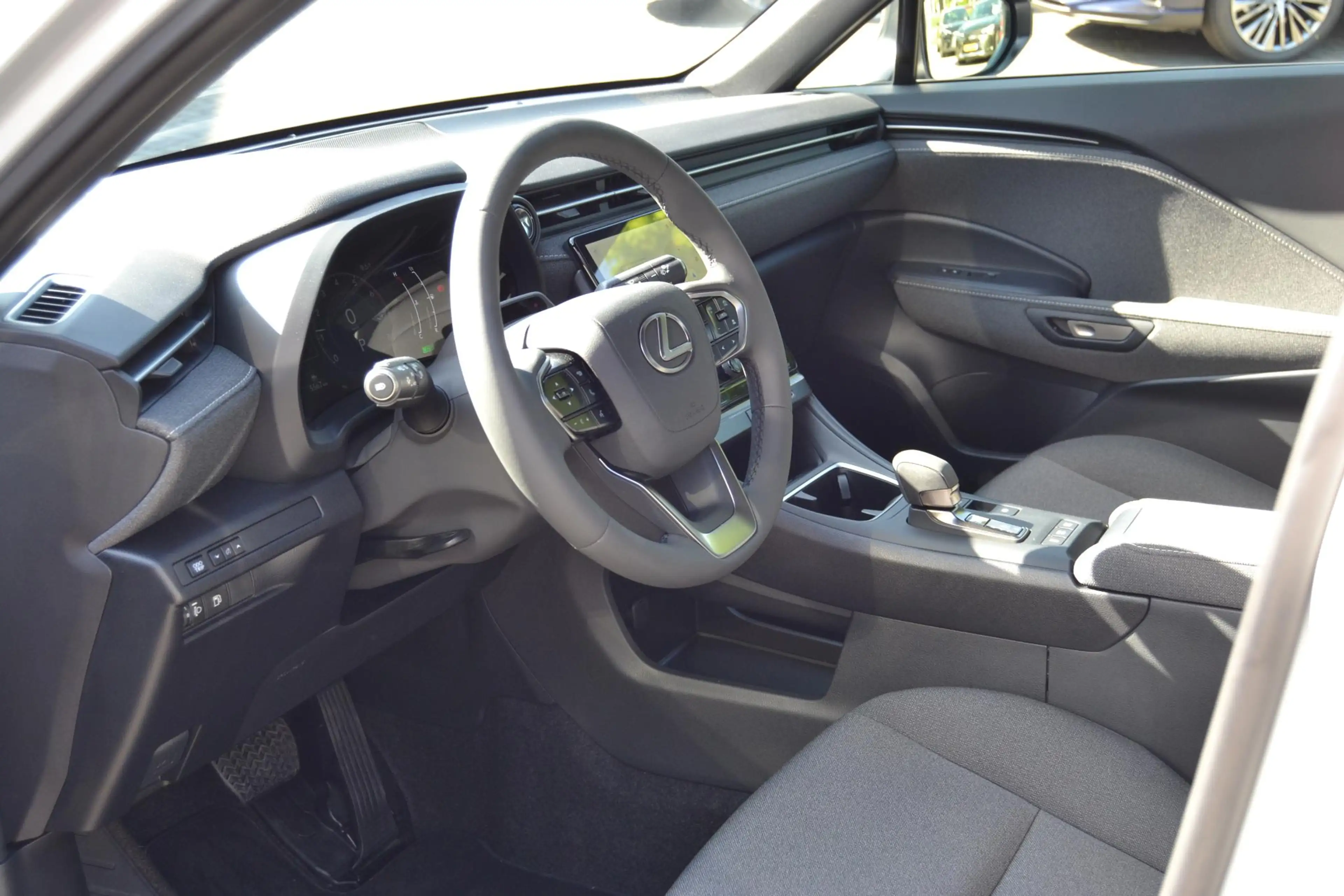 Lexus LBX 2WD STOELVERW STUURVERW PARK-SENSOR BLIND-SPOT CAR — photo 10
