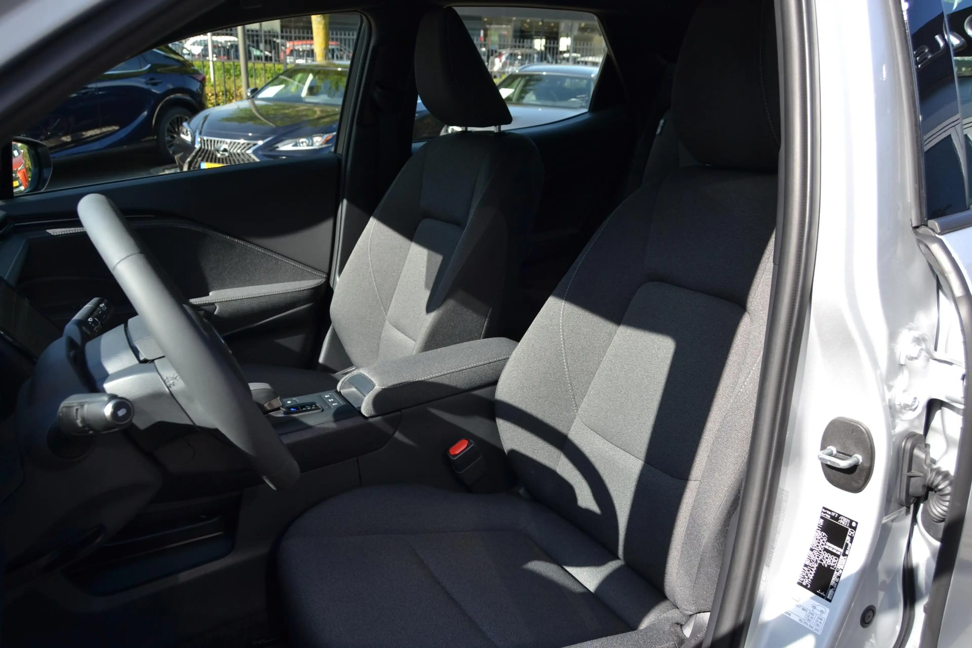 Lexus LBX 2WD STOELVERW STUURVERW PARK-SENSOR BLIND-SPOT CAR — photo 13