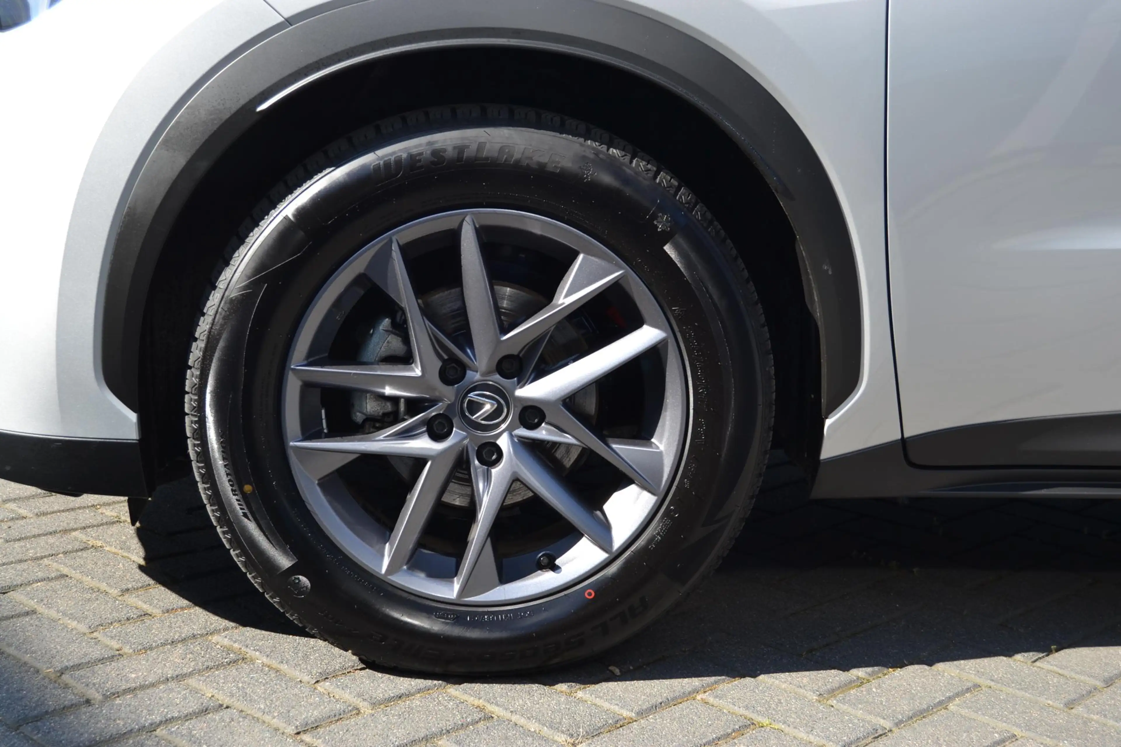 Lexus LBX 2WD STOELVERW STUURVERW PARK-SENSOR BLIND-SPOT CAR — photo 9