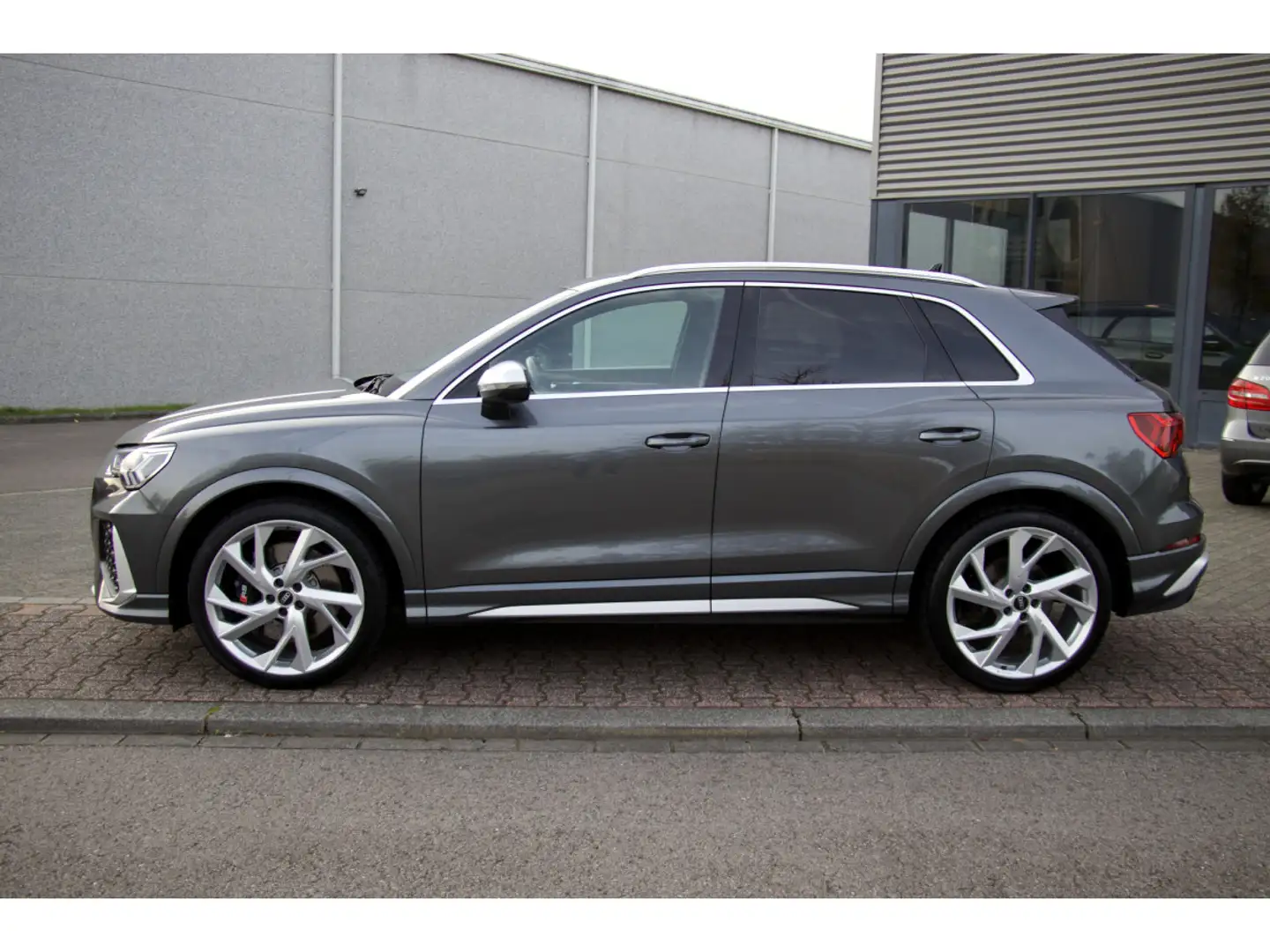 Audi RS Q3 2.5 TFSI quattro S tronic échappement sport RS Gris - 2