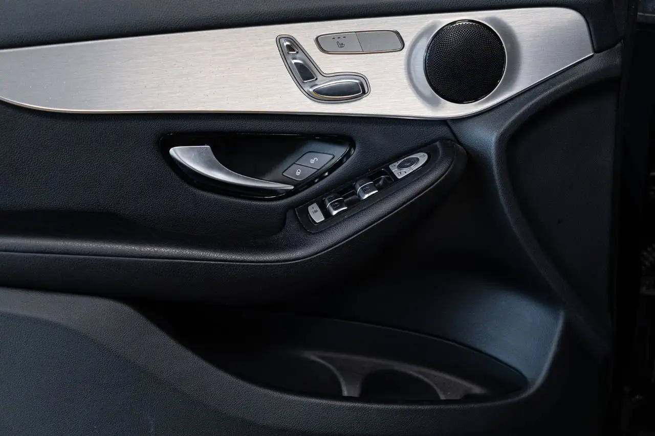 Mercedes-Benz GLC снимка Mercedes-Benz GLC