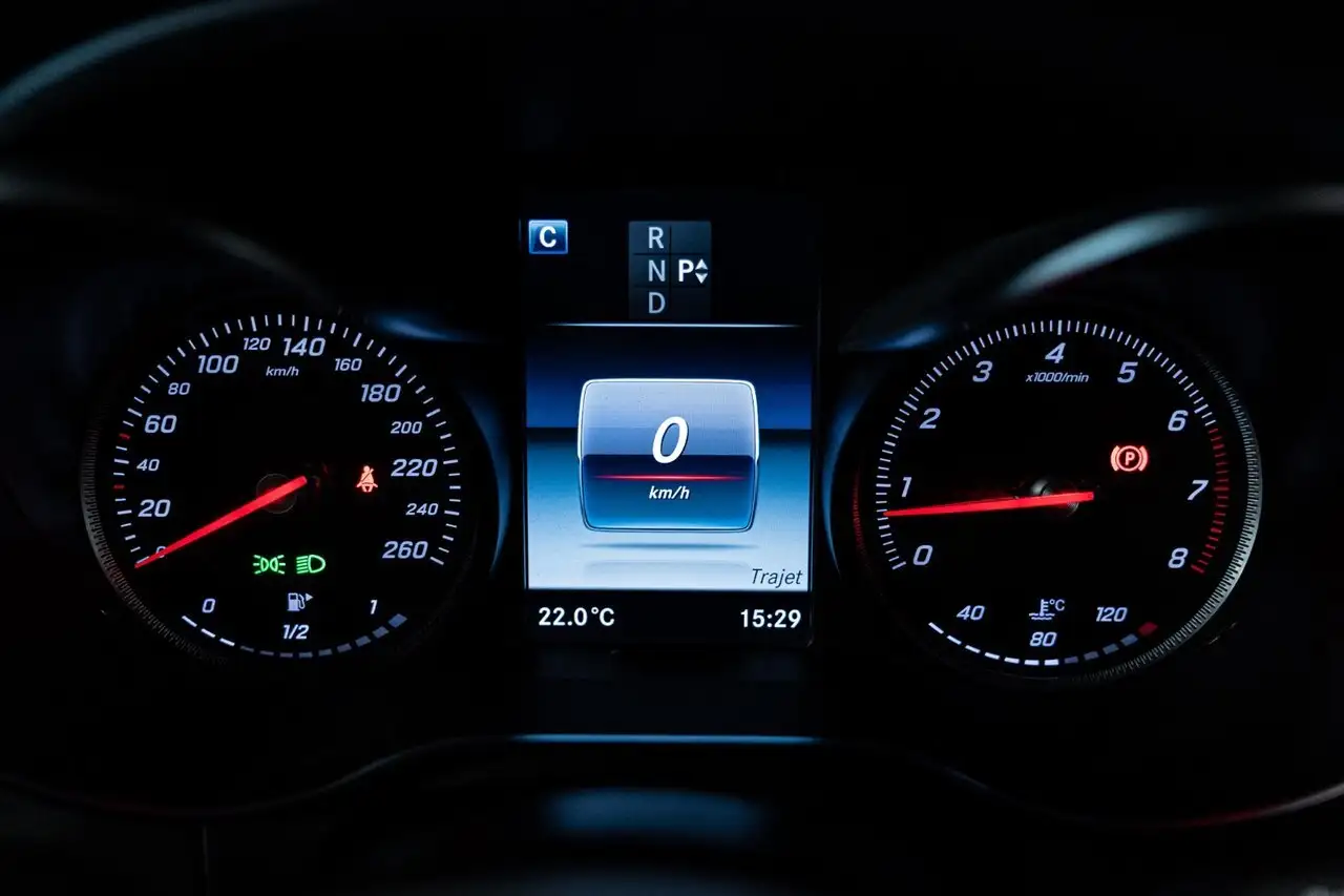 Mercedes-Benz GLC снимка Mercedes-Benz GLC