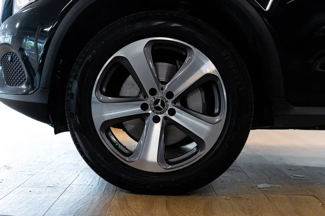 Mercedes-Benz GLC снимка Mercedes-Benz GLC