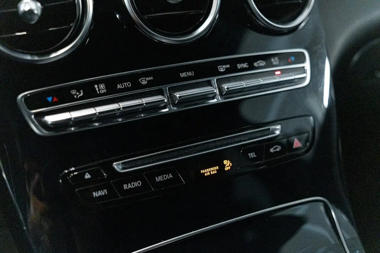 Mercedes-Benz GLC снимка Mercedes-Benz GLC