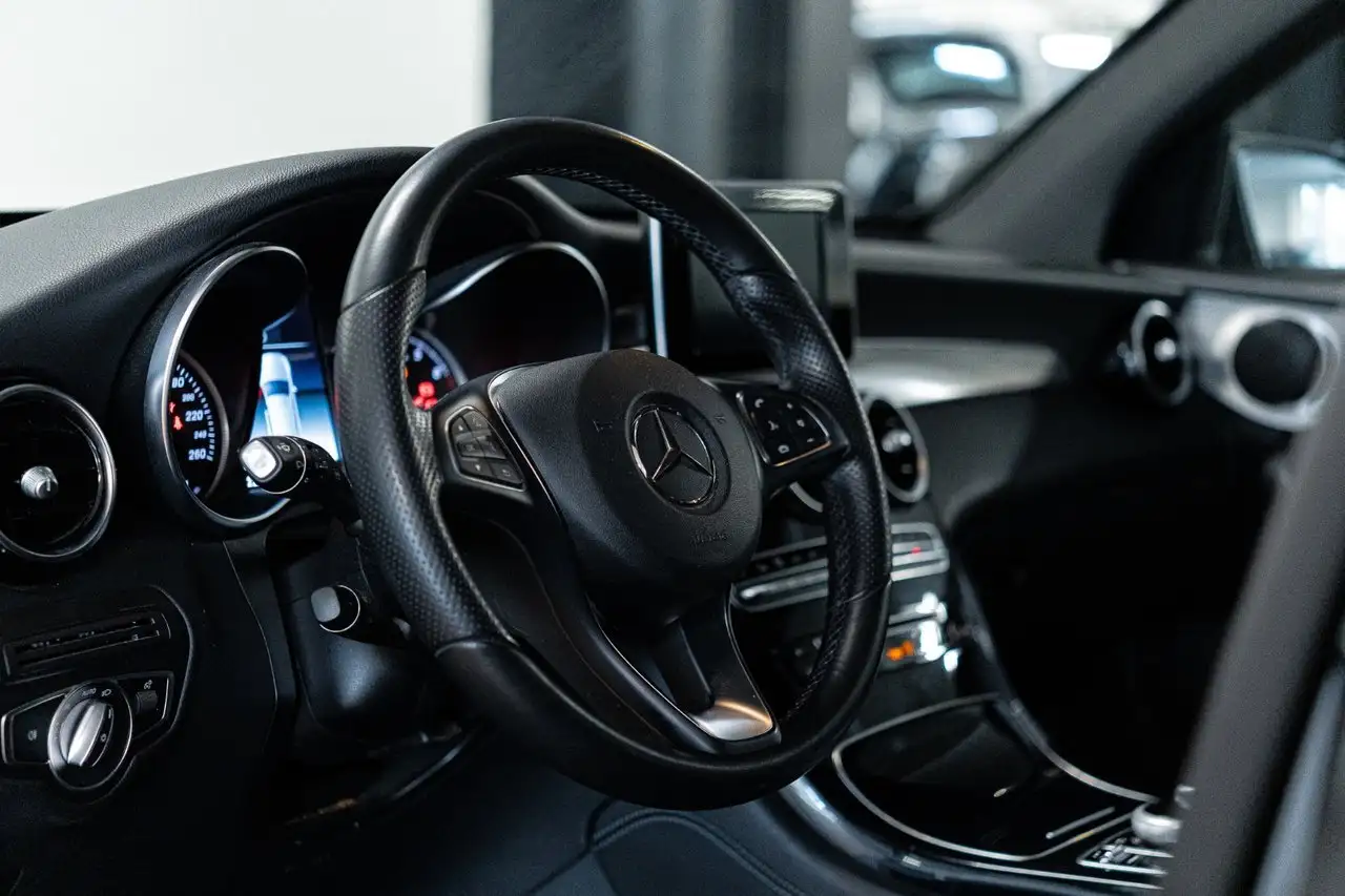 Mercedes-Benz GLC снимка Mercedes-Benz GLC