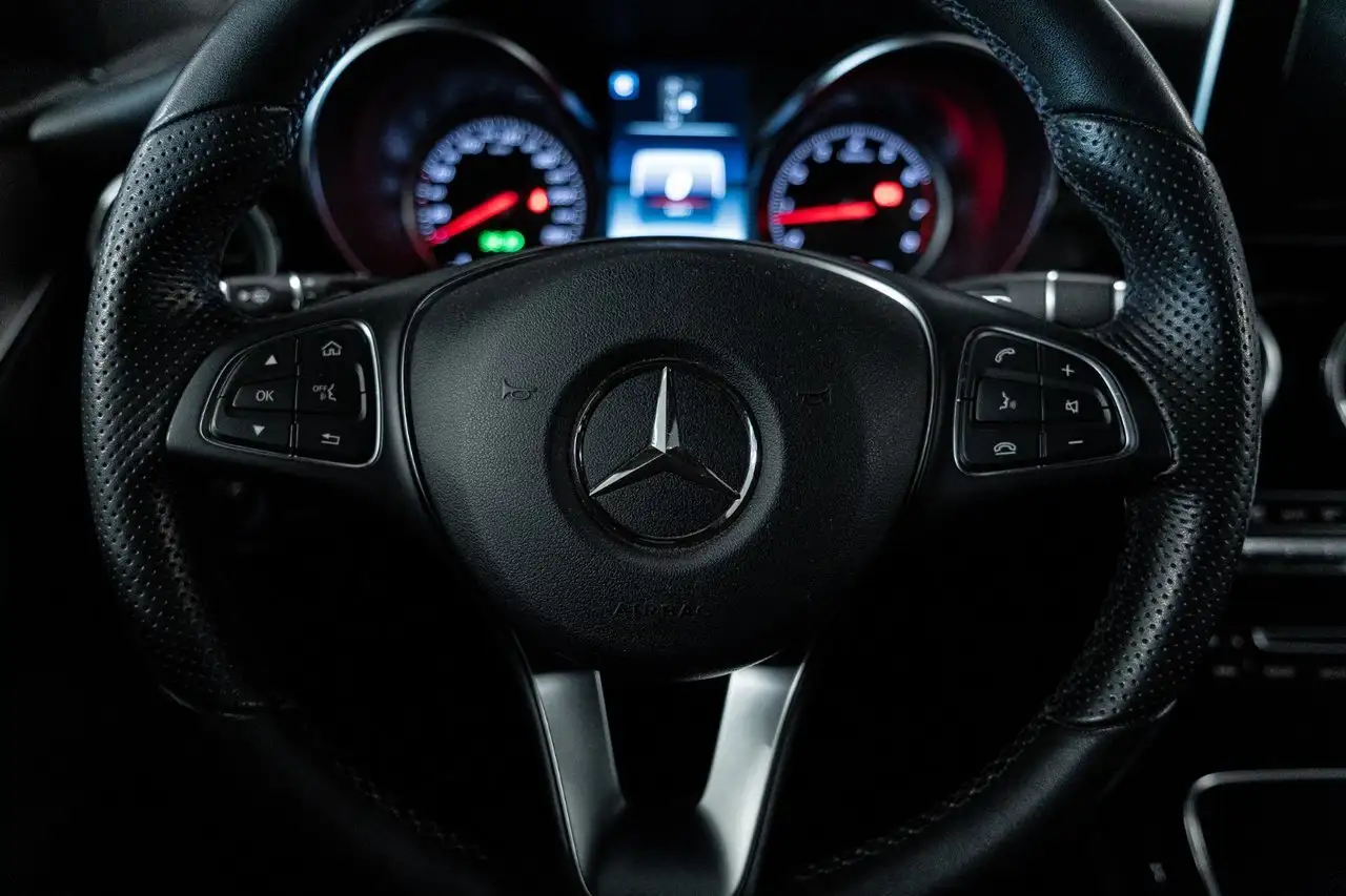 Mercedes-Benz GLC снимка Mercedes-Benz GLC