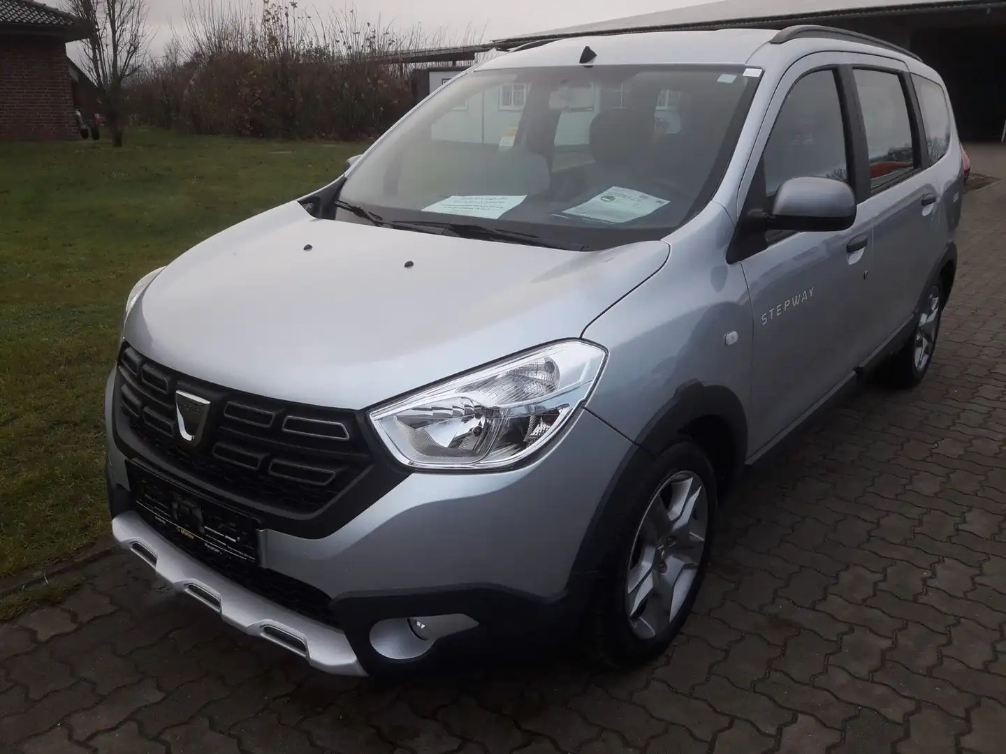 Dacia Lodgy Stepway 1,3 TCE +Klima+Navi+DAB+Tempo+Shz+ Šedá - 2