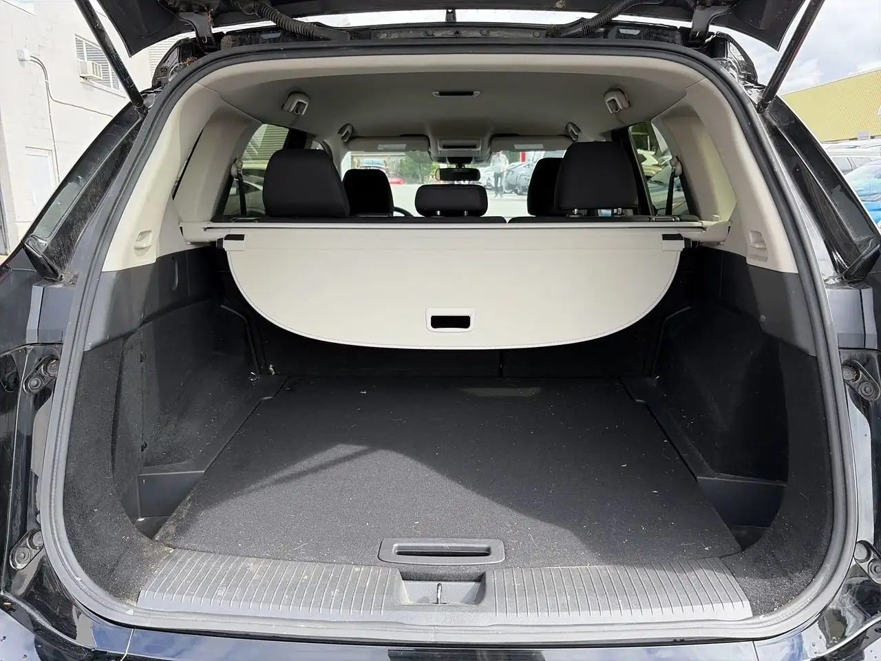 Nissan Rogue снимка Nissan Rogue