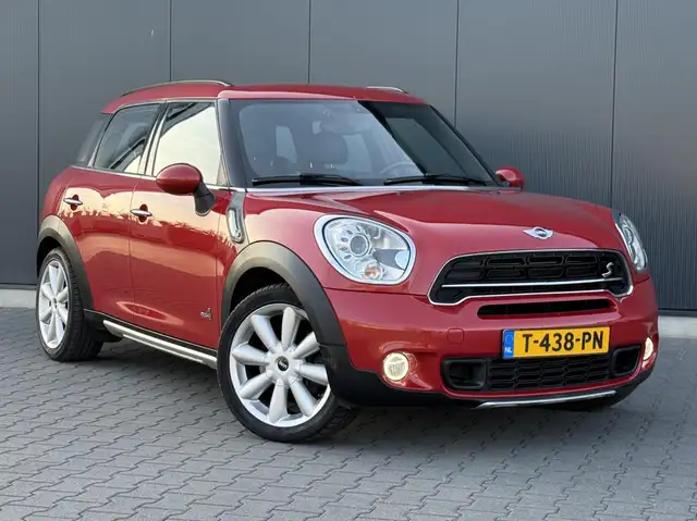 Mini Countryman view 2
