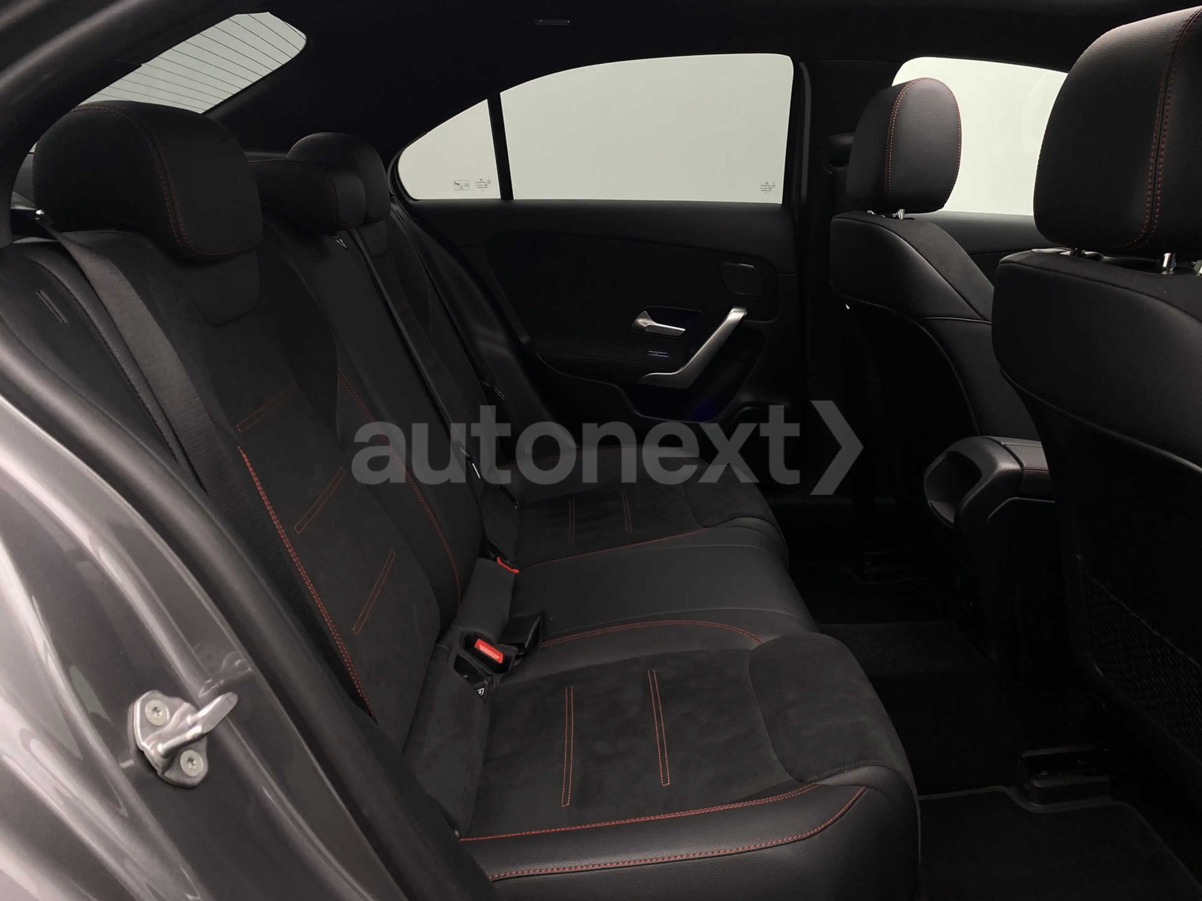 Mercedes-Benz A 250 e Limo *2x AMG Line+Night* Pano+Multibeam — photo 14