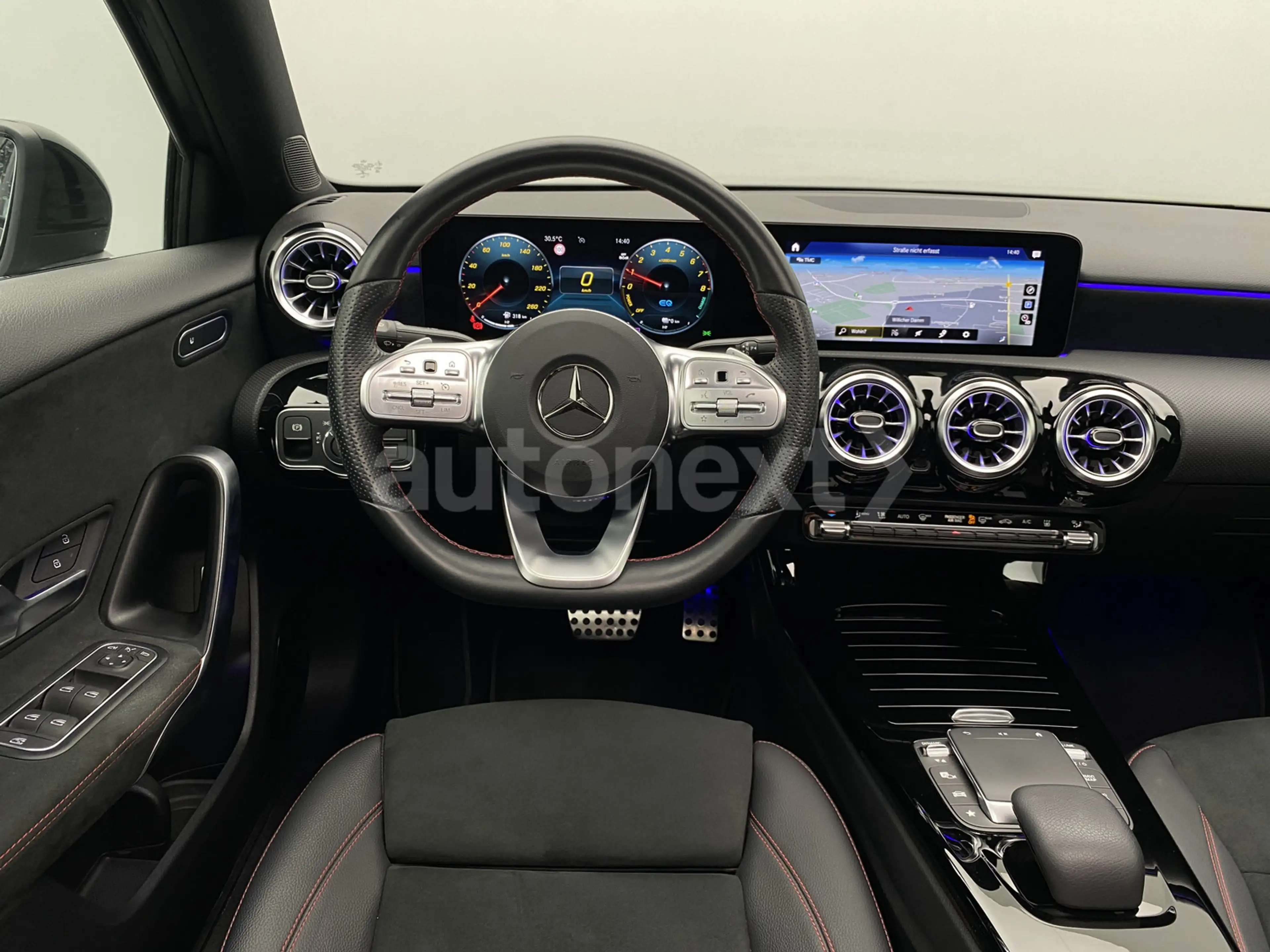 Mercedes-Benz A 250 e Limo *2x AMG Line+Night* Pano+Multibeam — photo 2
