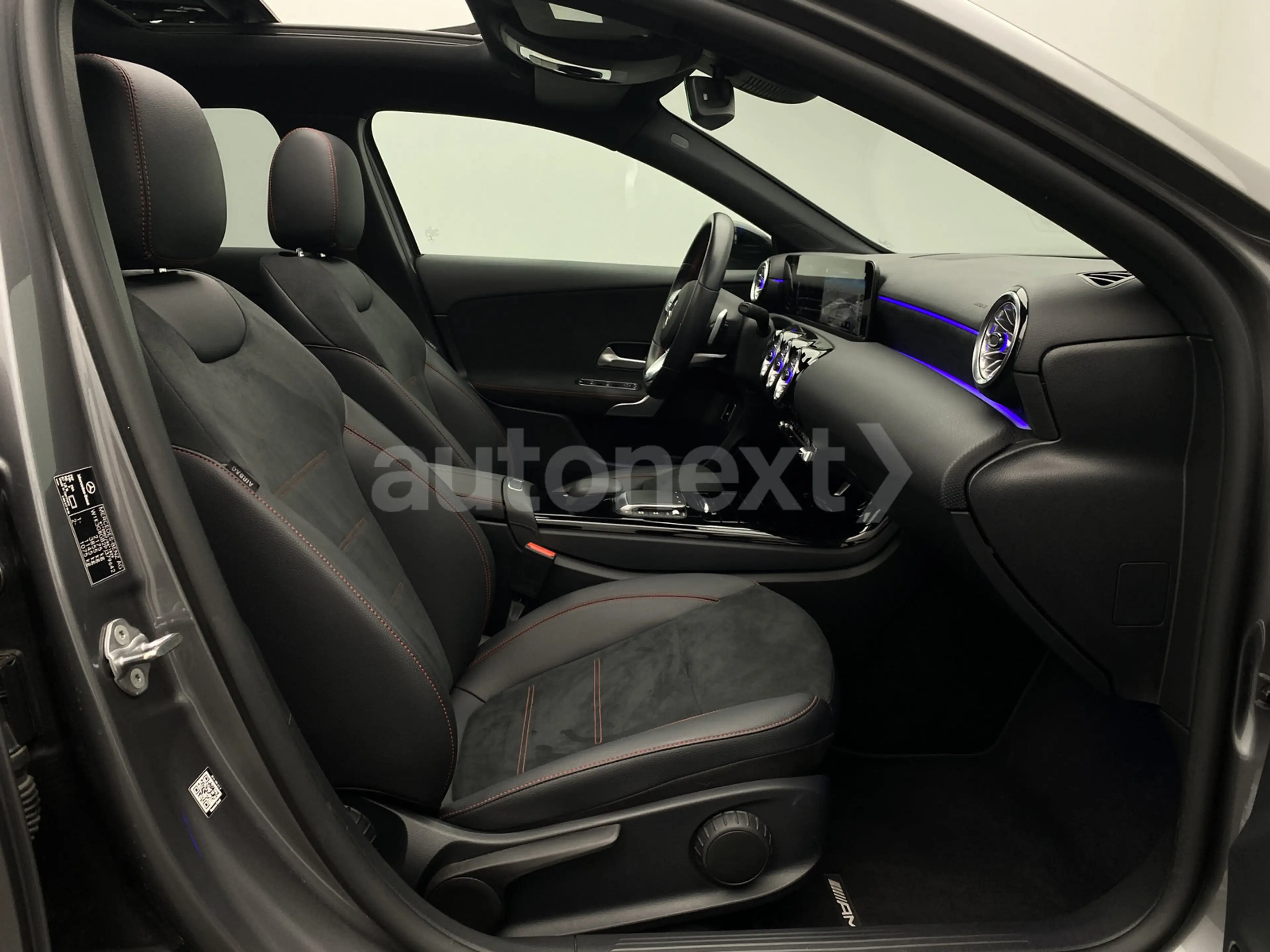 Mercedes-Benz A 250 e Limo *2x AMG Line+Night* Pano+Multibeam — photo 15