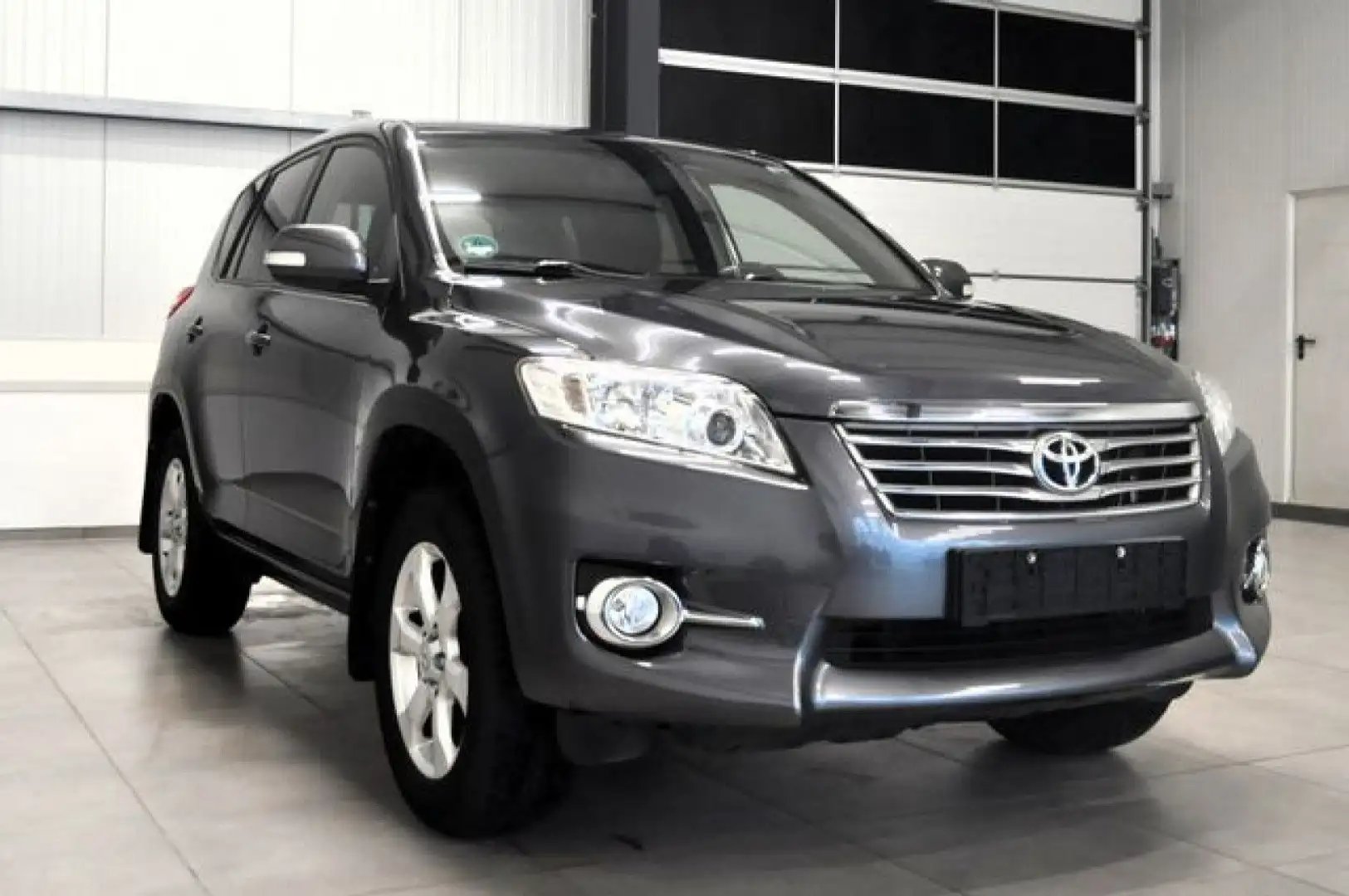Toyota RAV 4 4 Life 4x4 / AHK Grau - 2