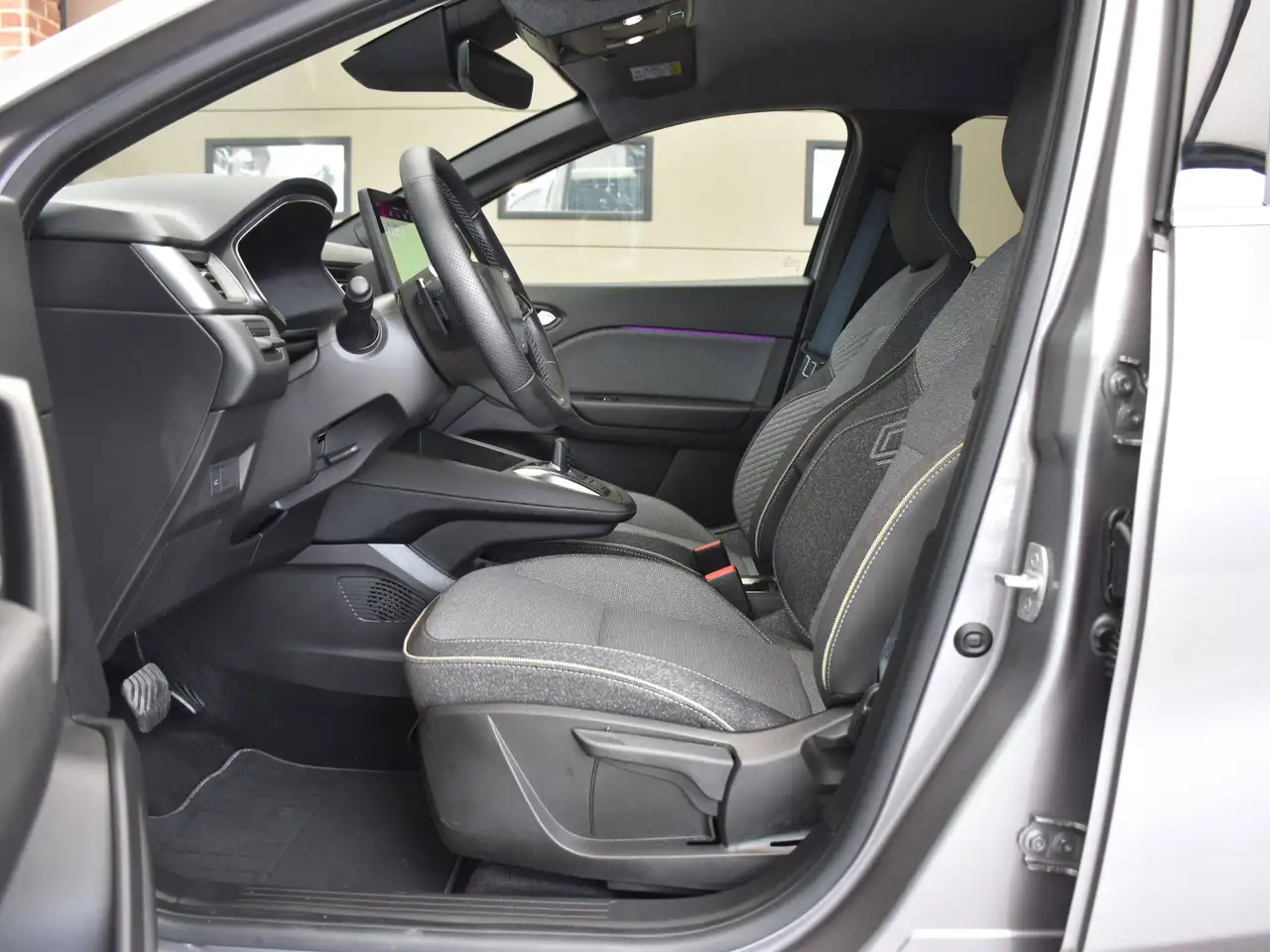Renault Symbioz 1.3 TCE MHEV / TECHNO / EDC / CARPLAY / GPS / DAB /, миниатюра 18