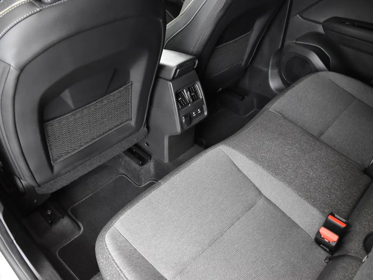 Renault Symbioz 1.3 TCE MHEV / TECHNO / EDC / CARPLAY / GPS / DAB /, миниатюра 19