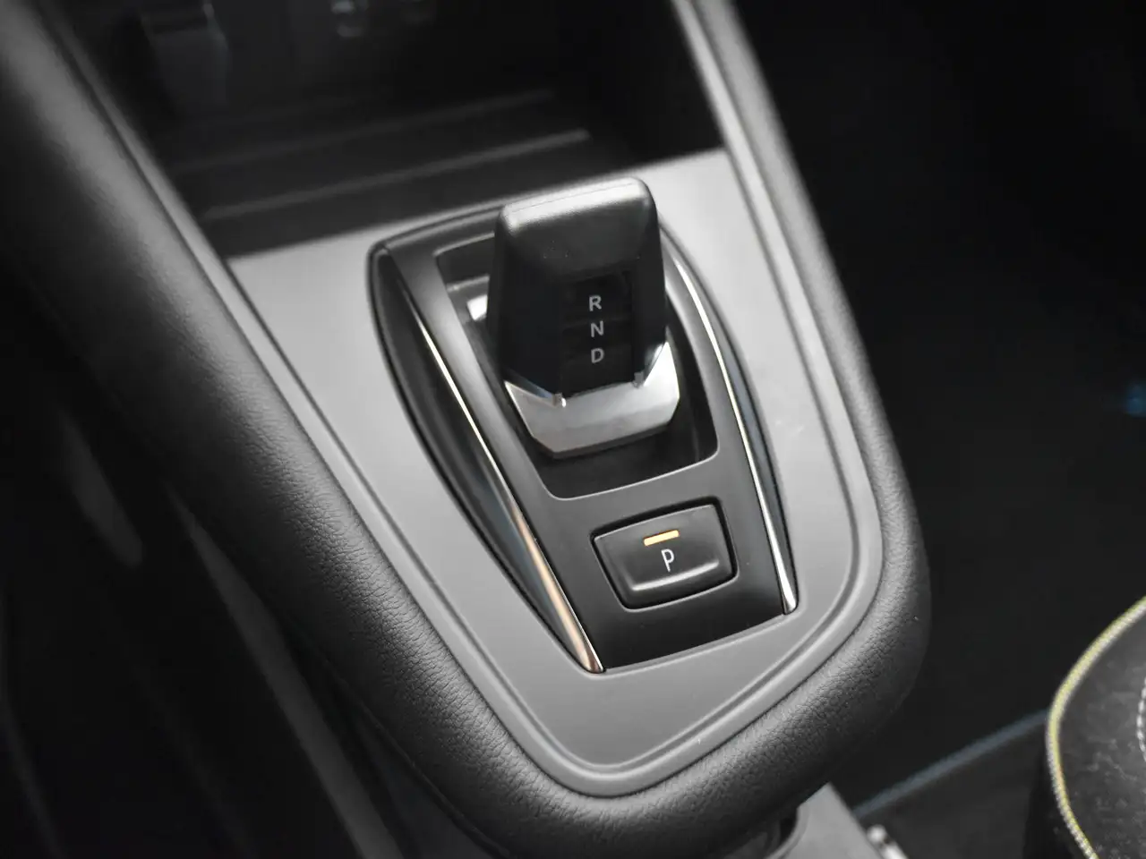 Renault Symbioz 1.3 TCE MHEV / TECHNO / EDC / CARPLAY / GPS / DAB /, миниатюра 29