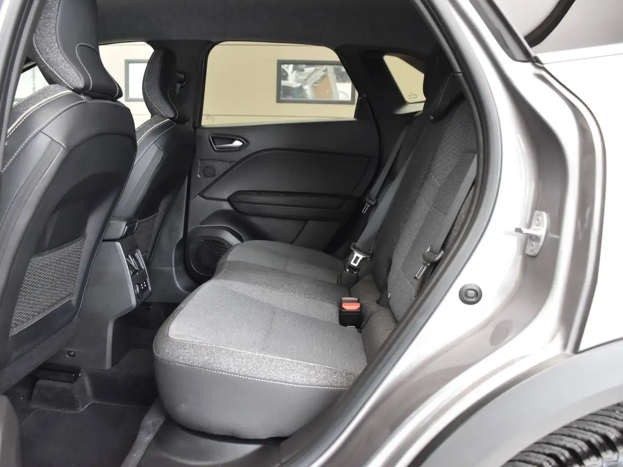 Renault Symbioz 1.3 TCE MHEV / TECHNO / EDC / CARPLAY / GPS / DAB /, миниатюра 11