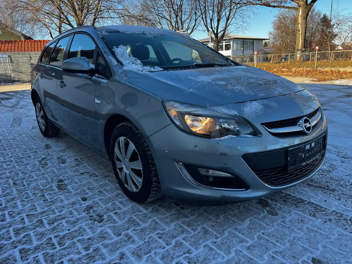 Opel Astra Selection Grau - 2