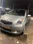 Toyota Yaris 1.3i VVT-i 16v Linea Sol Gris - thumbnail 2