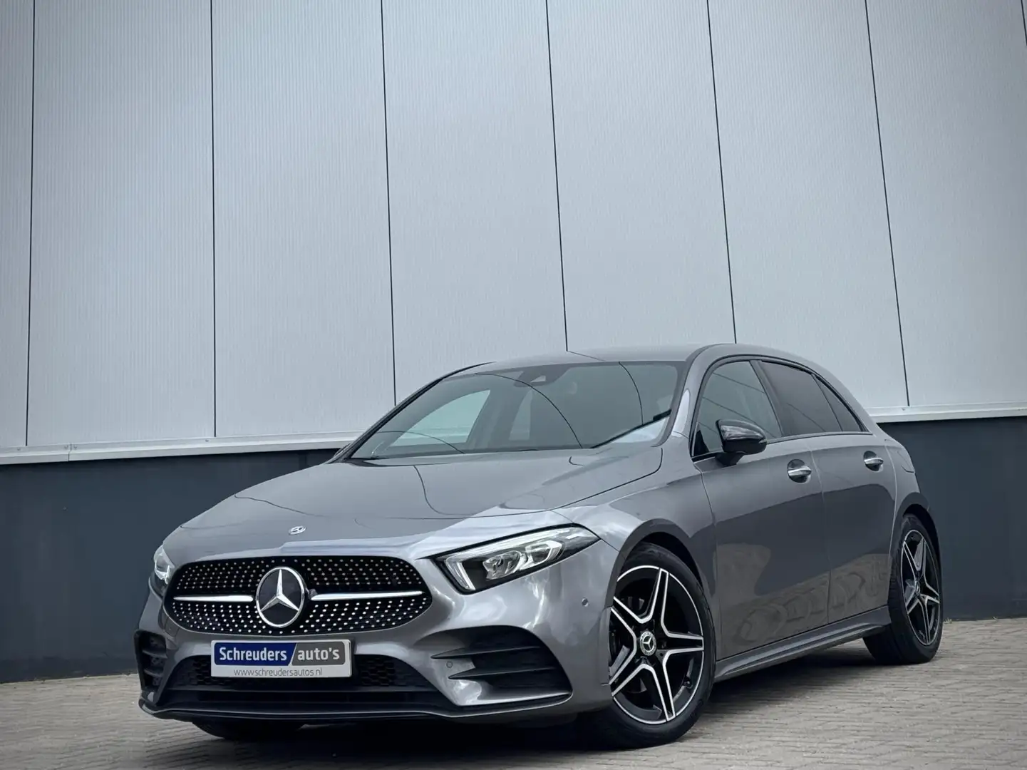 Mercedes-Benz A 180 A180 AMG Aut. Sfeer Camera Burmester Keyless 18” Grijs - 1