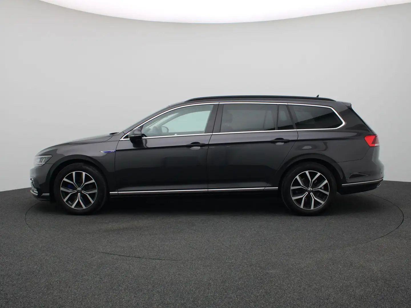 Volkswagen Passat Variant 1.4 TSI PHEV GTE Business 218PK DSG full led, trek Grijs - 2