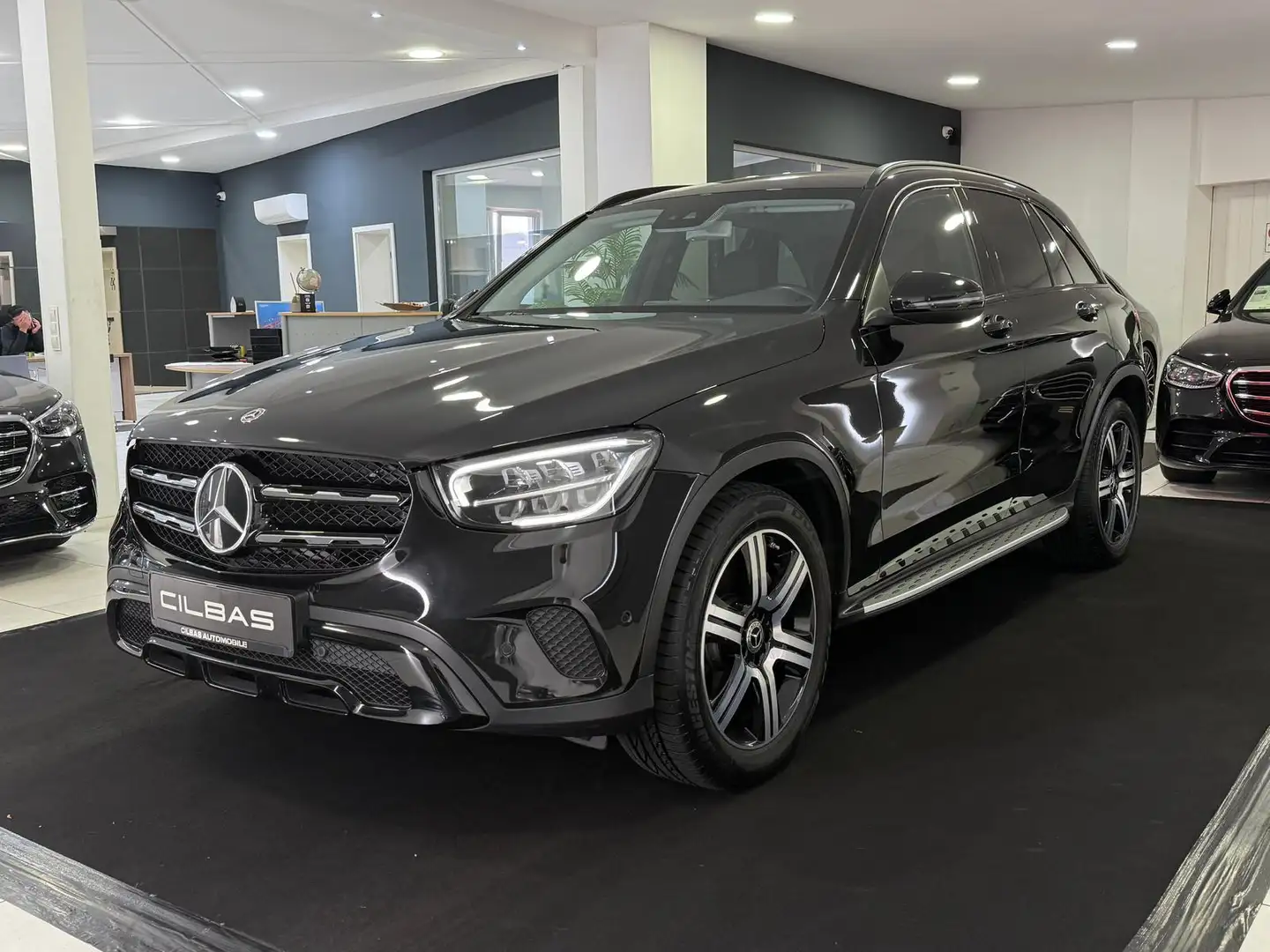 Mercedes-Benz GLC 300 4M *NIGHT*AMBIENTE*KAM*LED*DAB*SHZ* Schwarz - 2