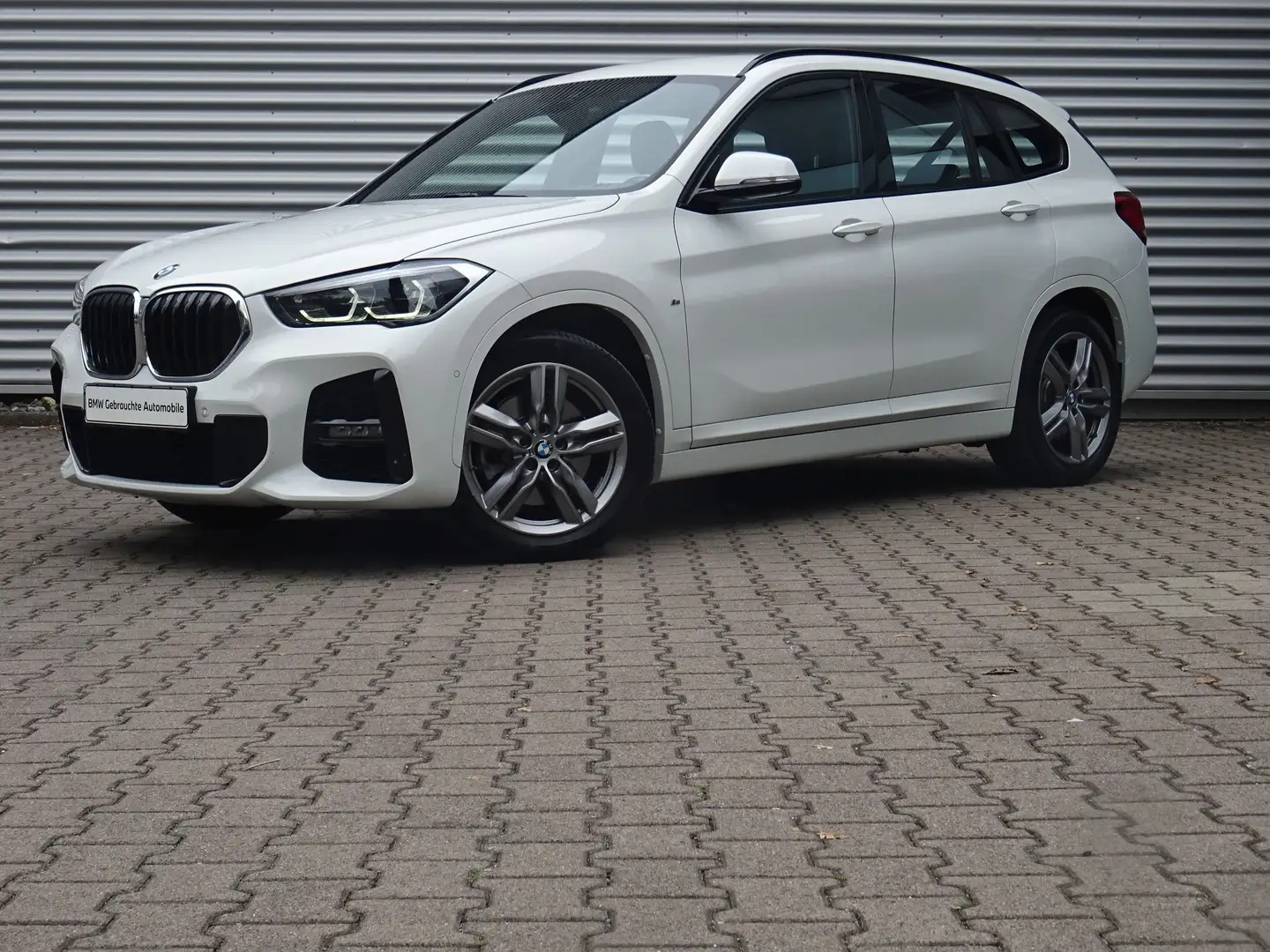 BMW X1 xDrive20i M Sport LED Navi Drive/Parkassi AHK Weiß - 2