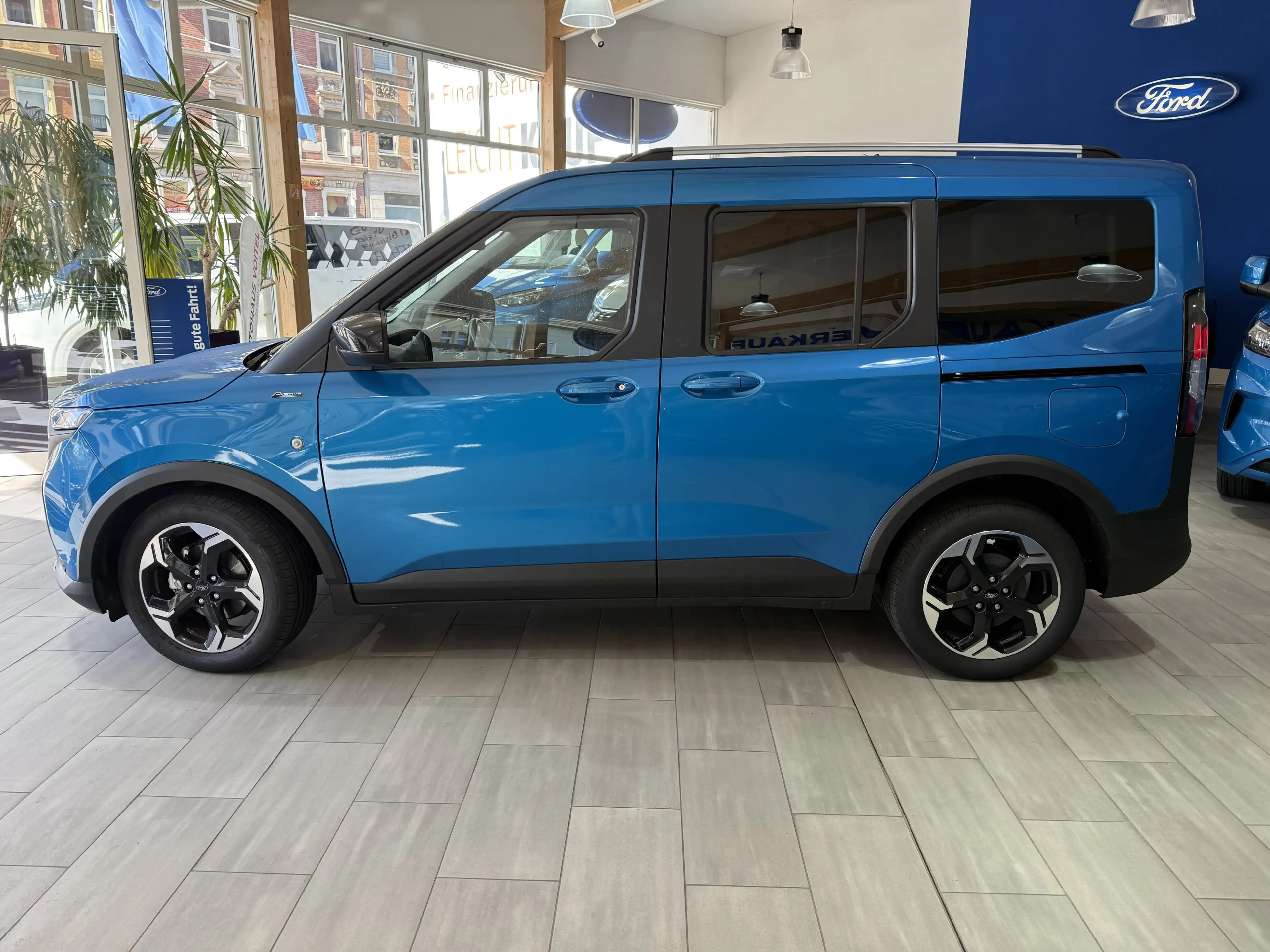 Ford Tourneo Courier Active Automatik / Winter-Paket — photo 8