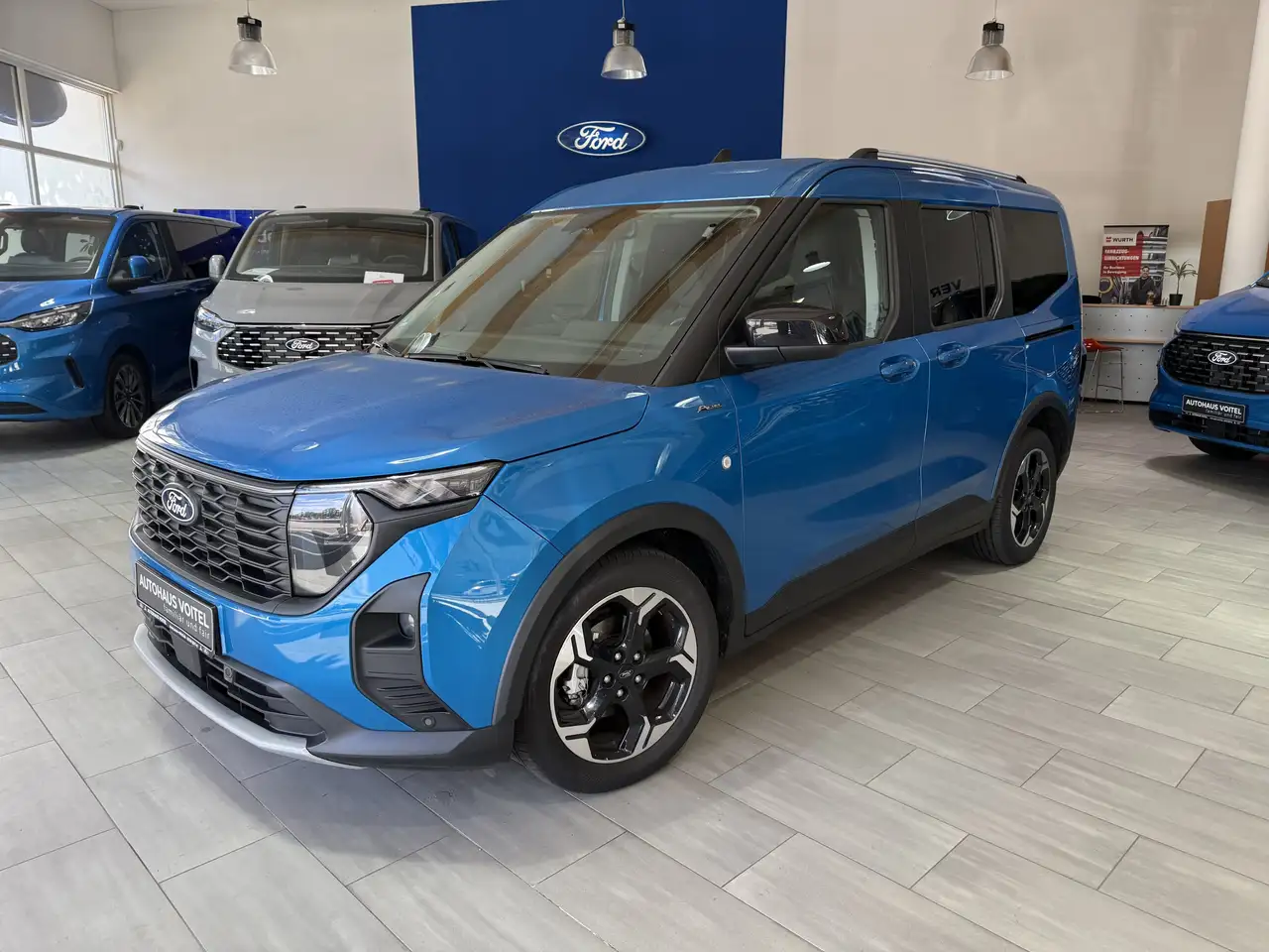 Ford Tourneo Courier Active Automatik / Winter-Paket — photo 1 of 33