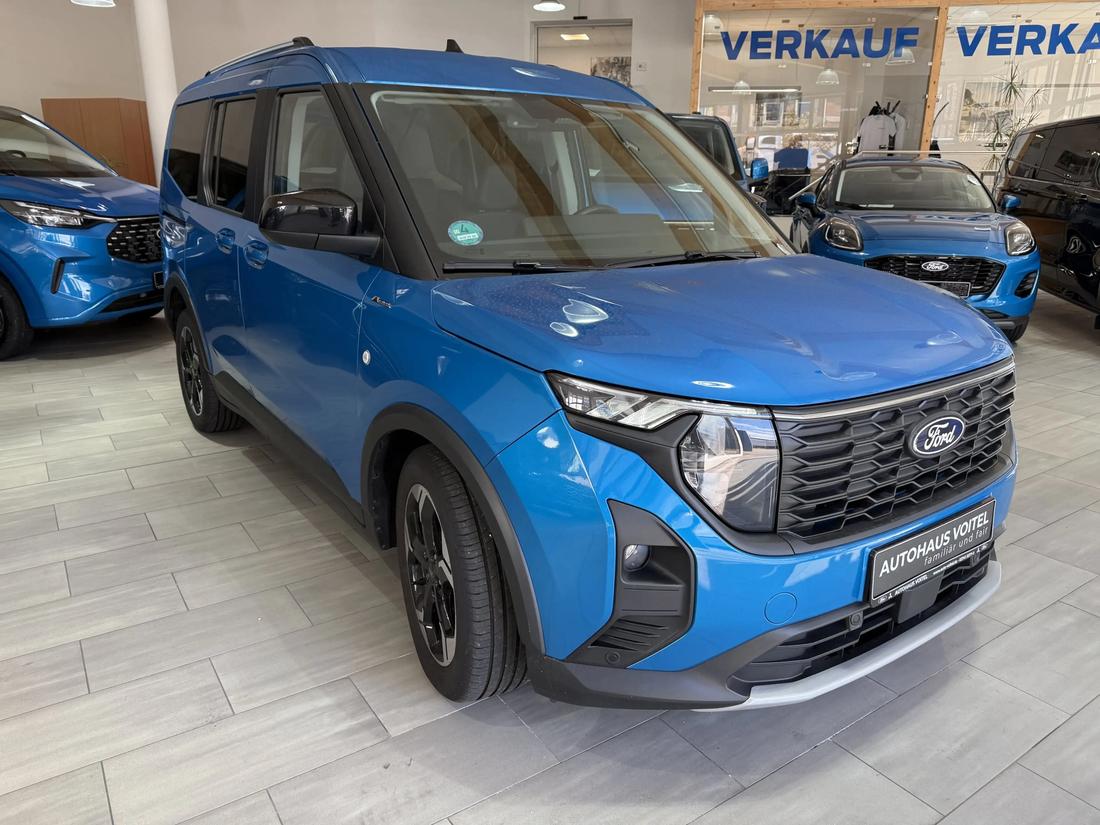 Ford Tourneo Courier Active Automatik / Winter-Paket — photo 3