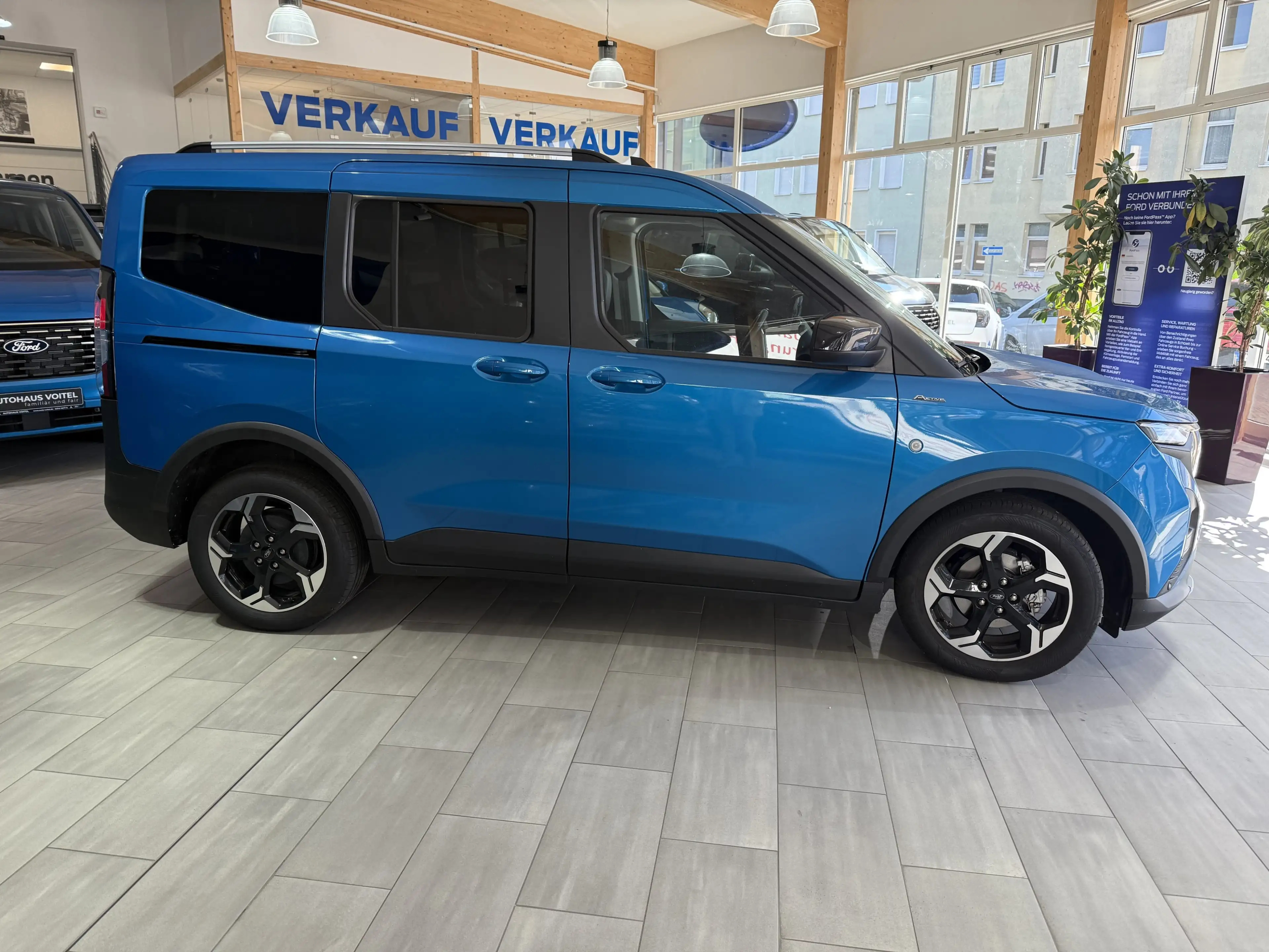 Ford Tourneo Courier Active Automatik / Winter-Paket — photo 4