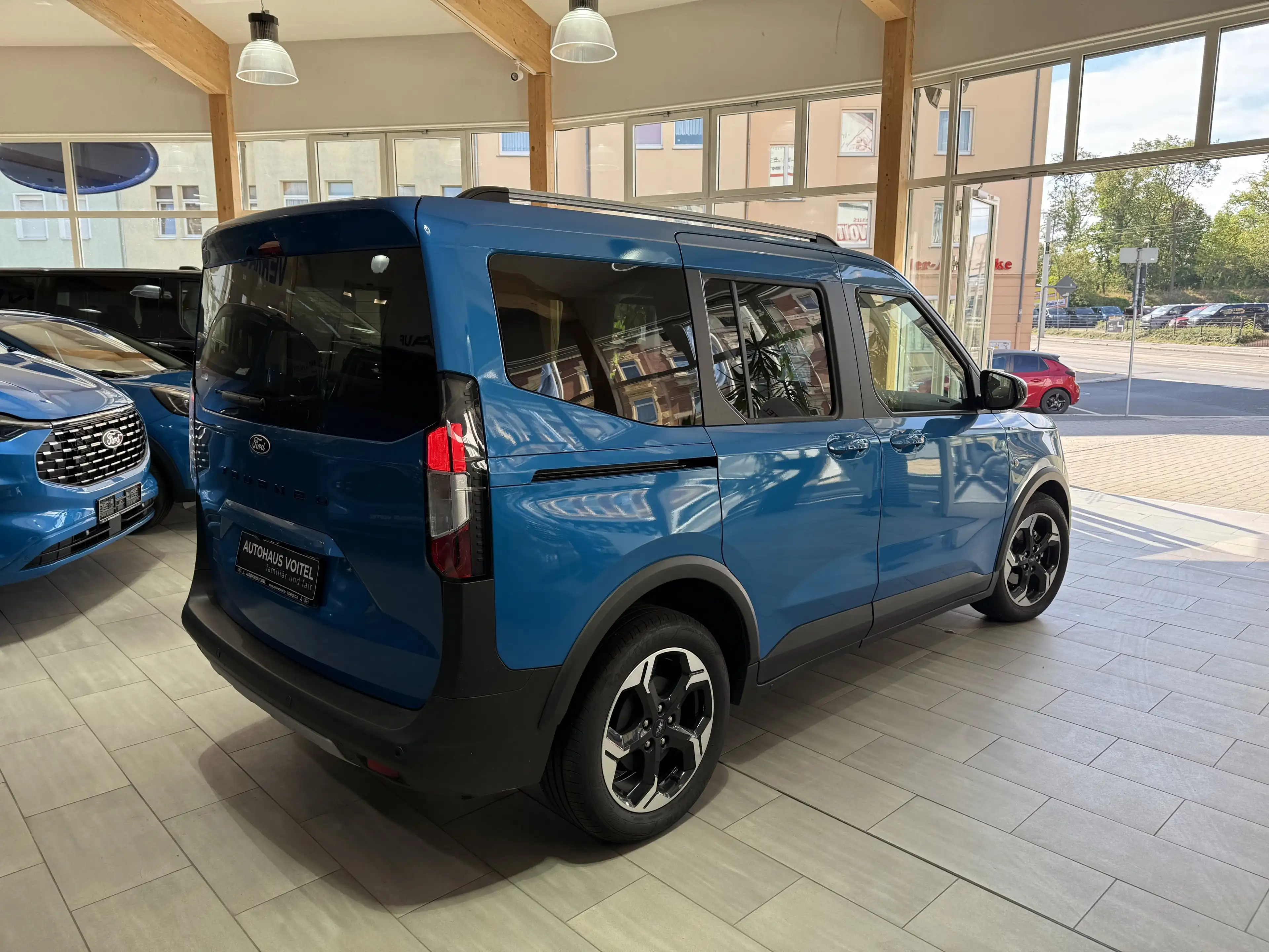 Ford Tourneo Courier Active Automatik / Winter-Paket — photo 5