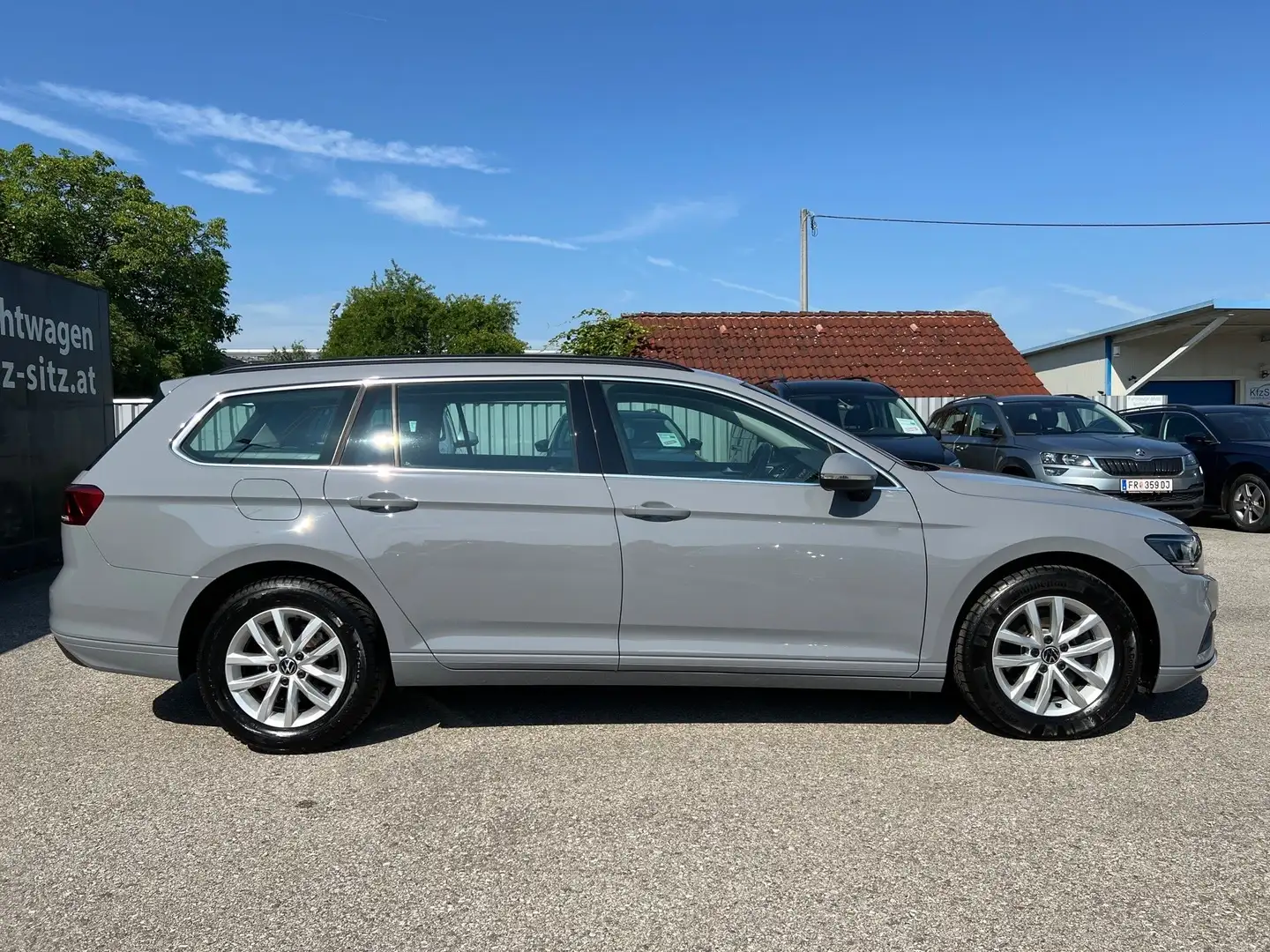 Volkswagen Passat Variant Business 2,0 SCR TDI DSG | RFK Grau - 2