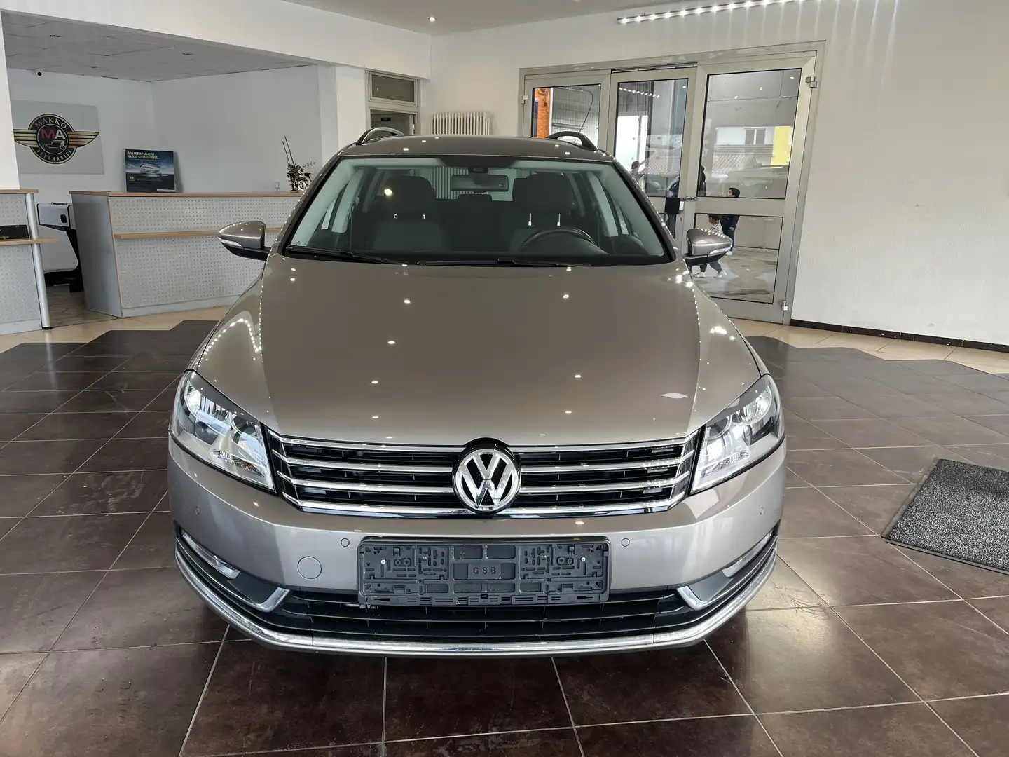 Volkswagen Passat Variant Comfortline*BlueMotion*SHZ*FSB*AHL* Braun - 2