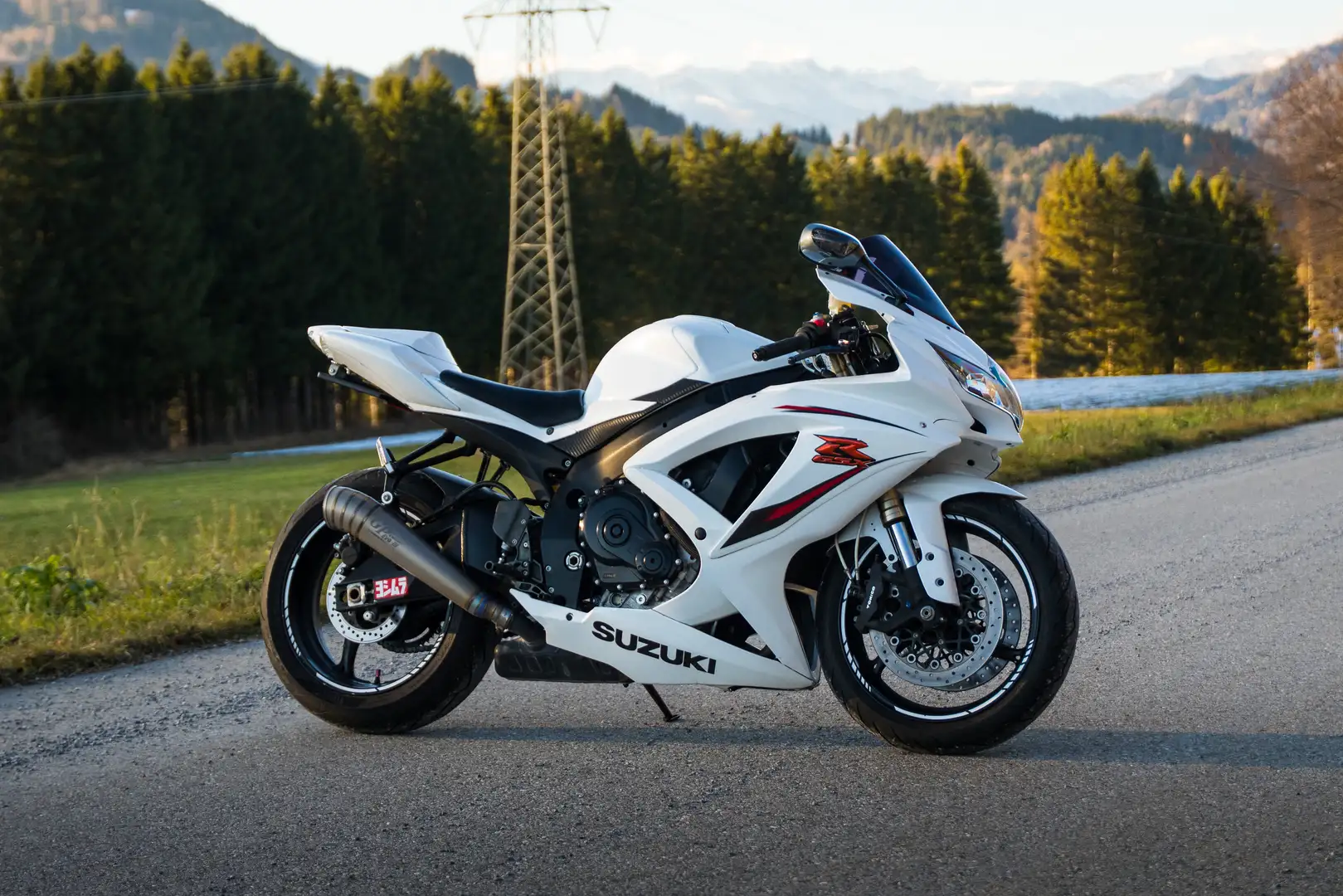Suzuki GSX-R 600 K9 Supersport Weiß - 1