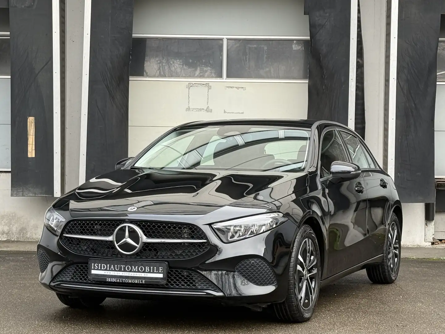 Mercedes-Benz A 200 Progressive LED MBUX Rü-Kamera Sitzheizung Negru - 1