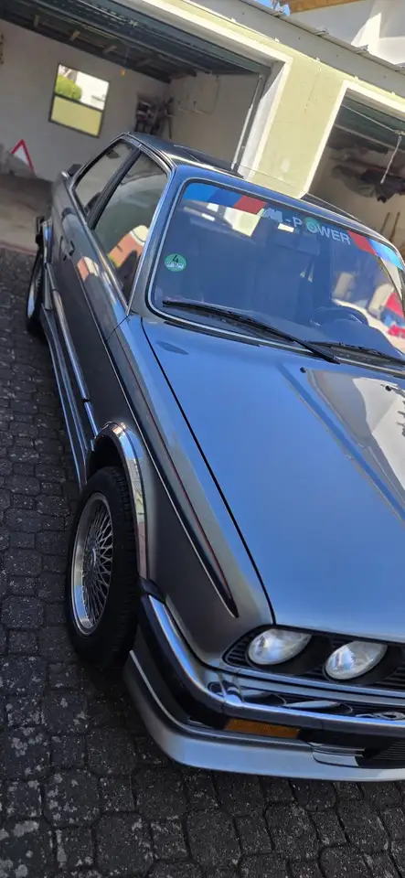 BMW 325i, foto 2