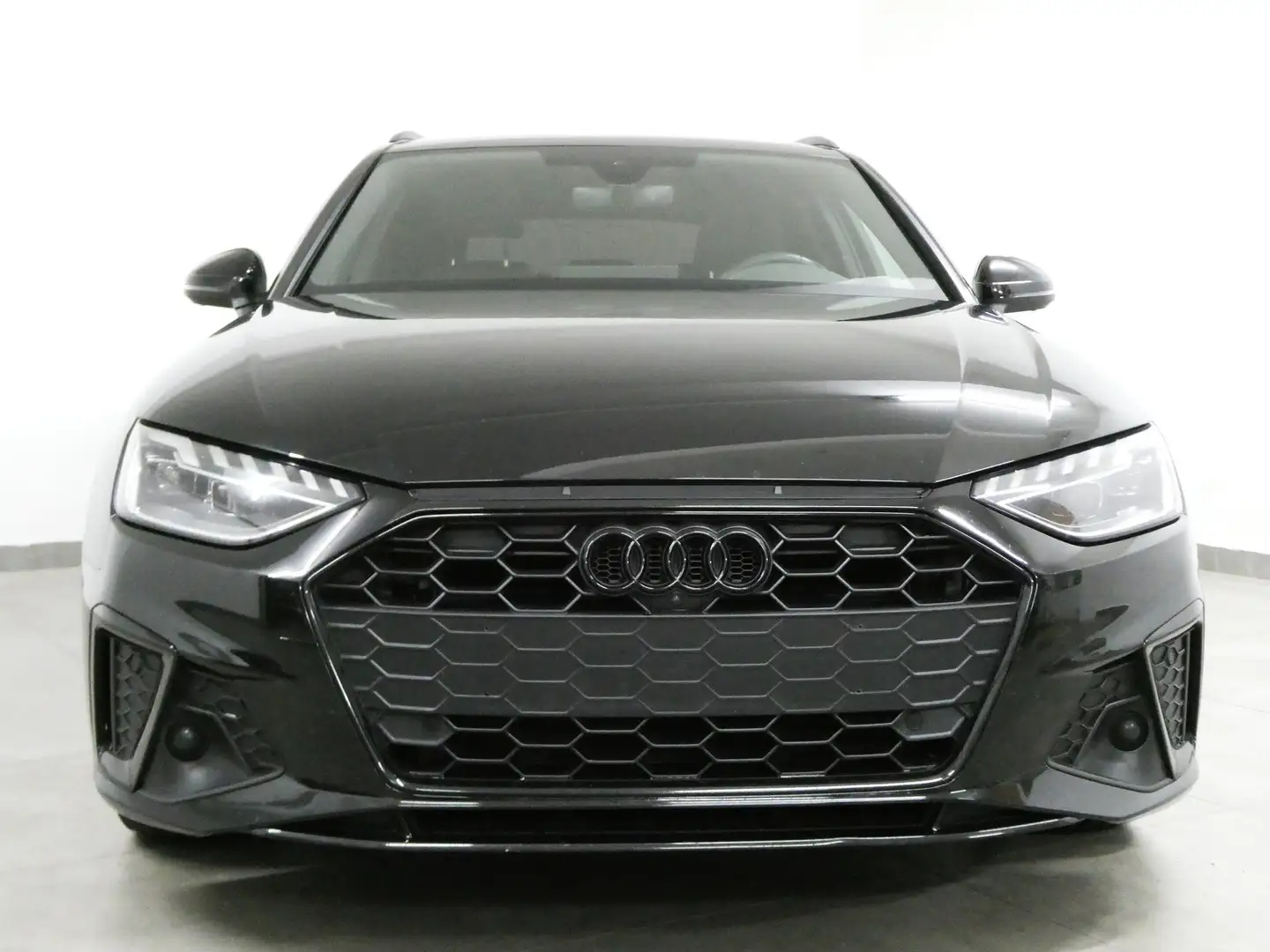 Audi A4 "S-Line competition plus" Panorama App DAB virtual Schwarz - 2