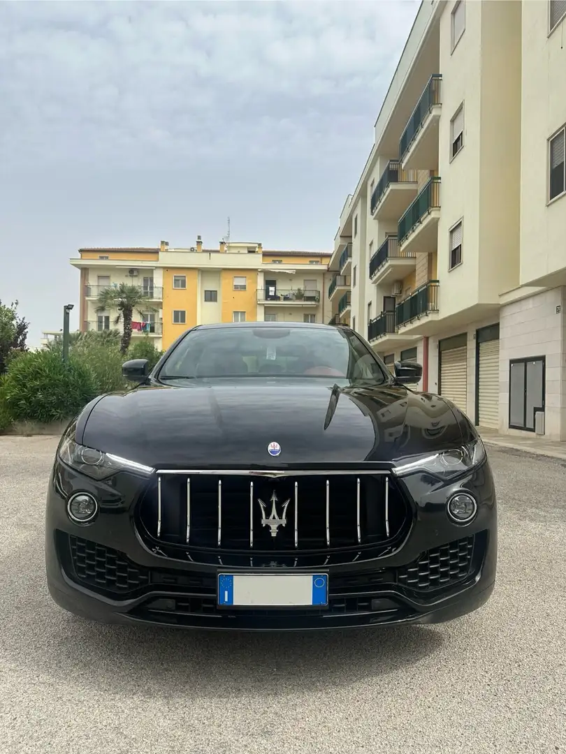 Maserati Levante V6 Diesel AWD Noir - 2