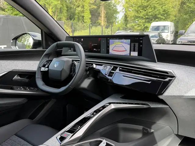 Peugeot 3008 view 5