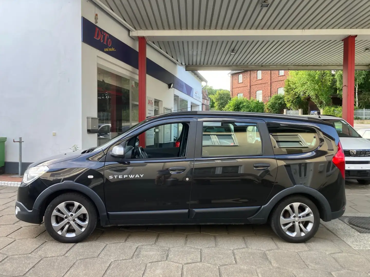 Dacia Lodgy 1.5DCi 80KW Stepway 7 Sitze Navi SHZ Чёрный - 2