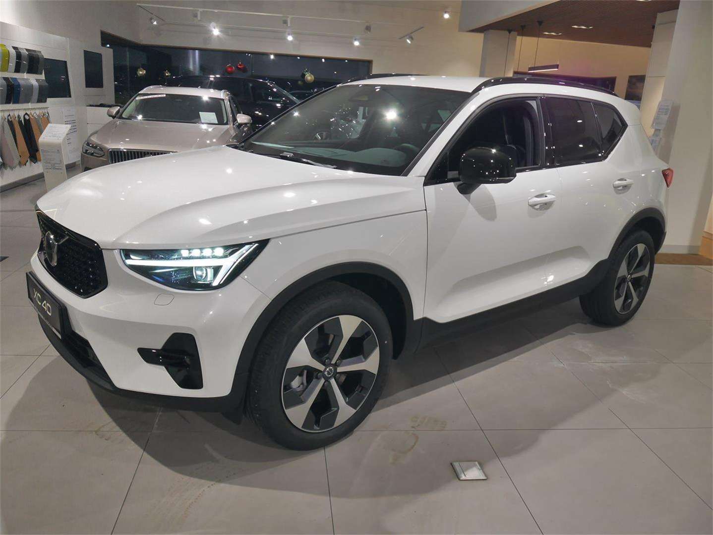 Volvo XC40 B3 Plus -  - Joinsteer - #1