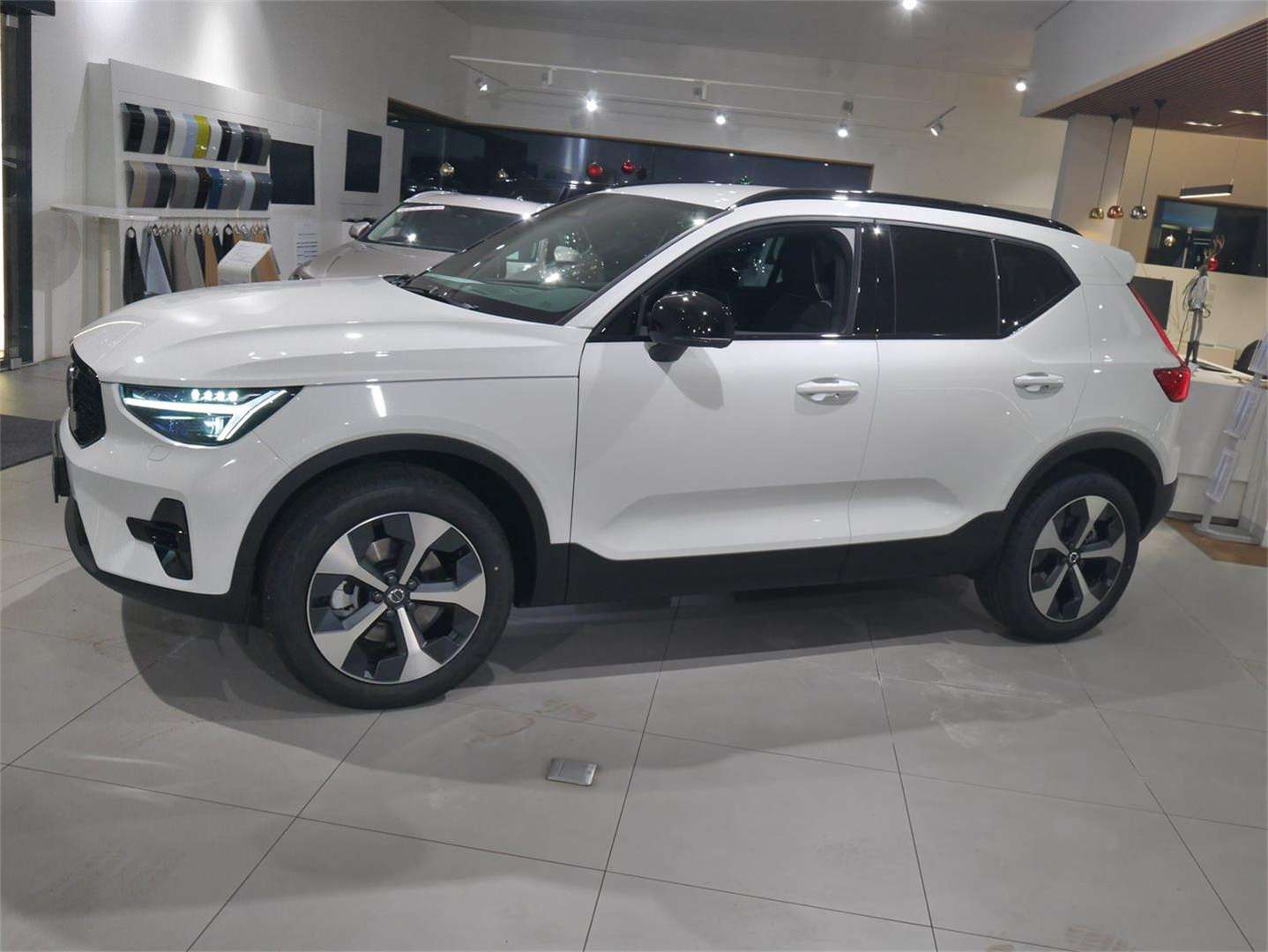 Volvo XC40 B3 Plus -  - Joinsteer - #3
