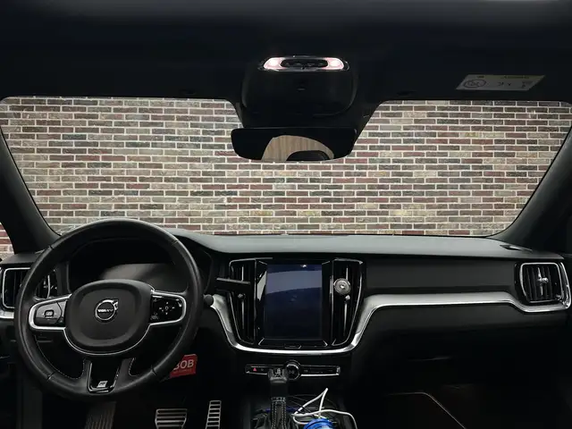 Volvo S60 view 9