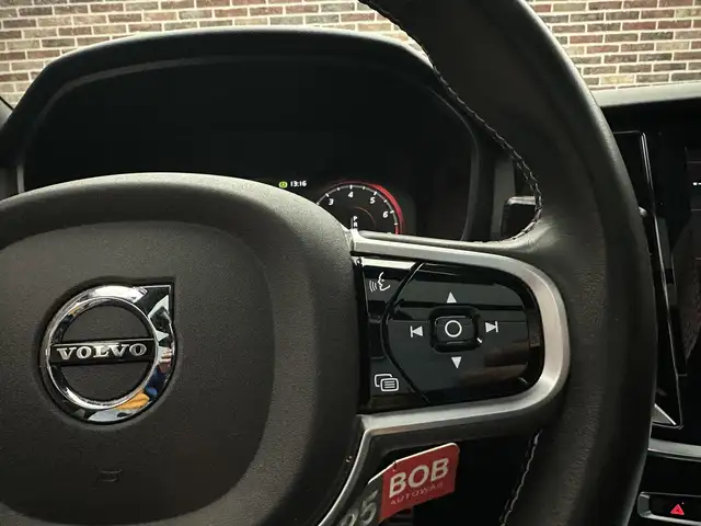Volvo S60 view 12