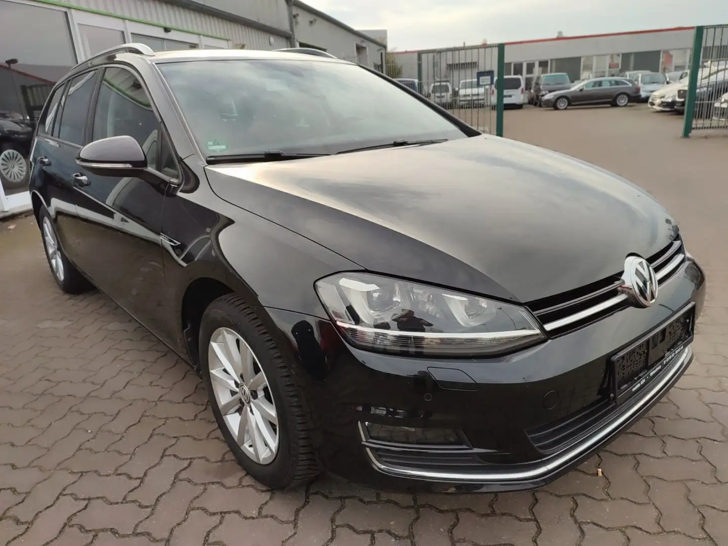 Volkswagen Golf VII Variant Lounge  ACC SITZHZG NAVI  XENON Schwarz - 1