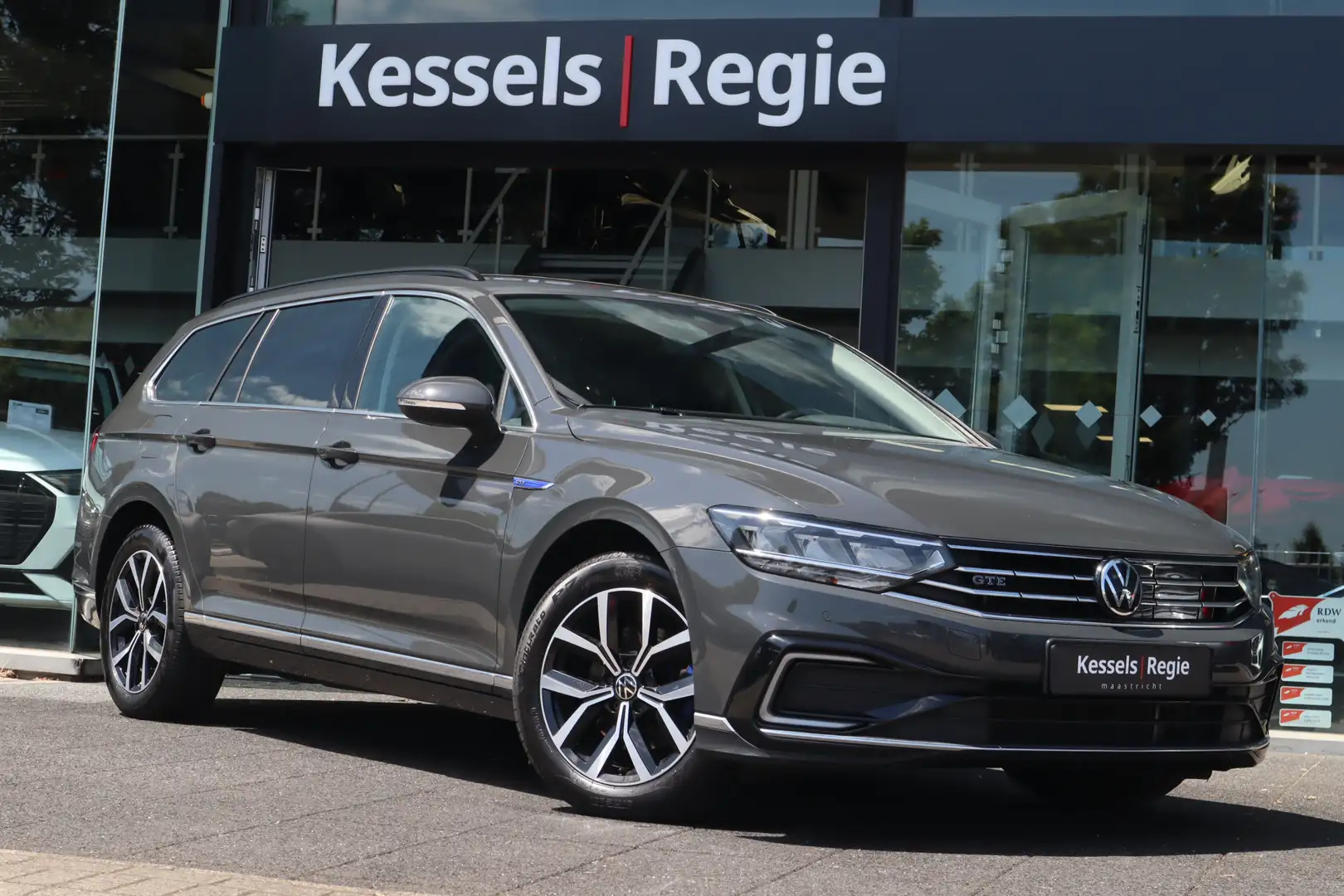 Volkswagen Passat Variant 1.4 TSI PHEV GTE Leer Virtual Elec.trekhaak Grijs - 1